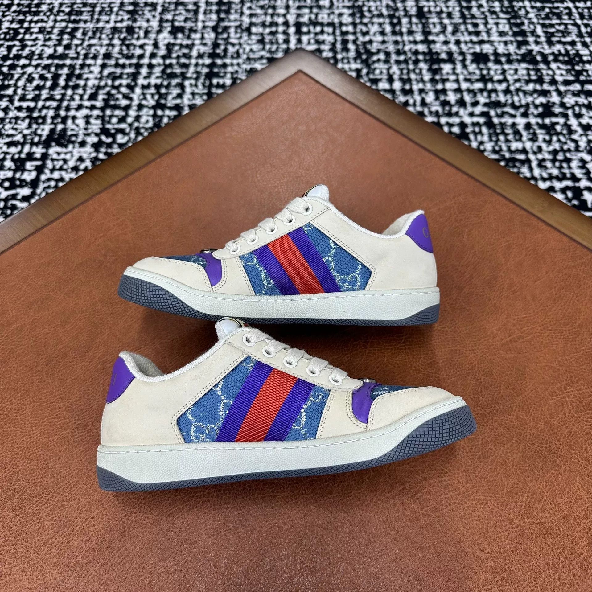 Gucci Gucci Blue Lowtop Sneakers it_35 Women Size US 5 / IT 35 - 6 Thumbnail