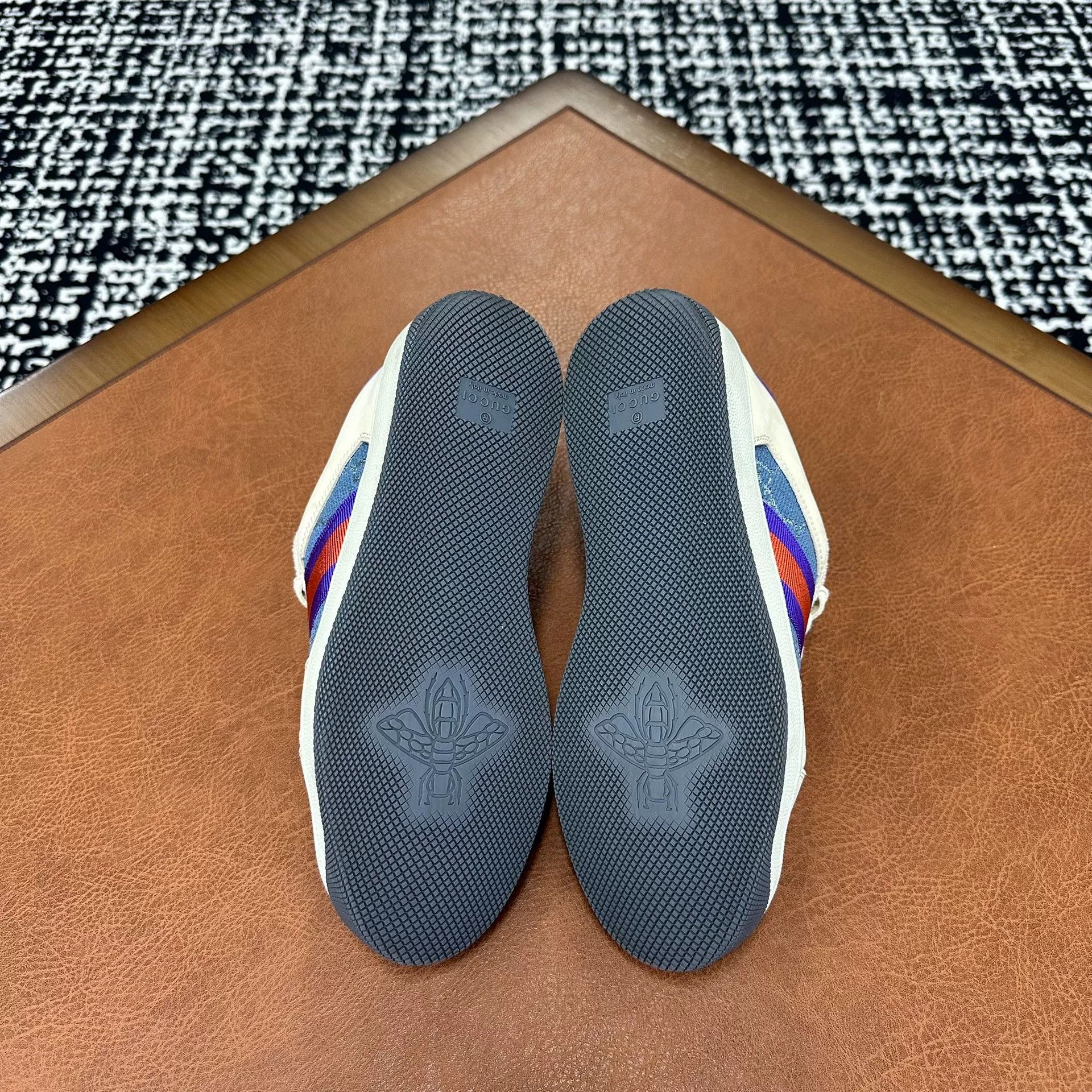 Gucci Gucci Blue Lowtop Sneakers it_35 Women Size US 5 / IT 35 - 8 Thumbnail