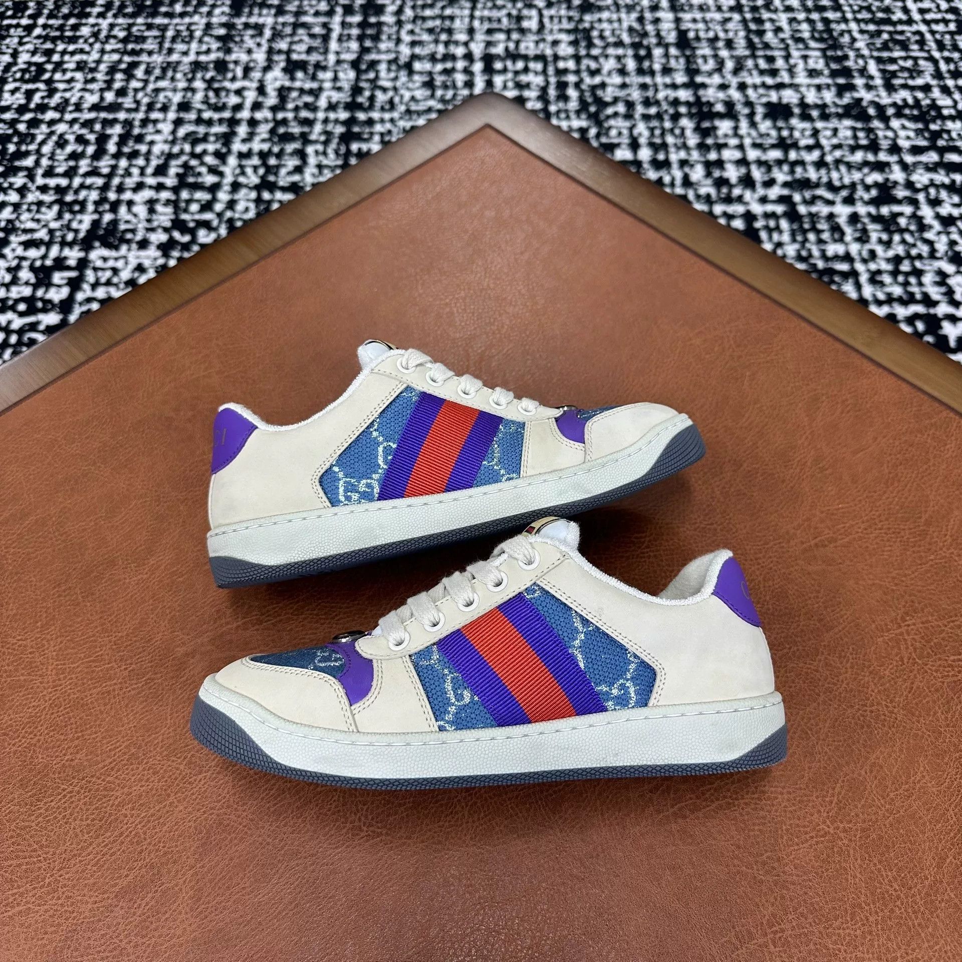 Gucci Gucci Blue Lowtop Sneakers it_35 Women Size US 5 / IT 35 - 7 Thumbnail