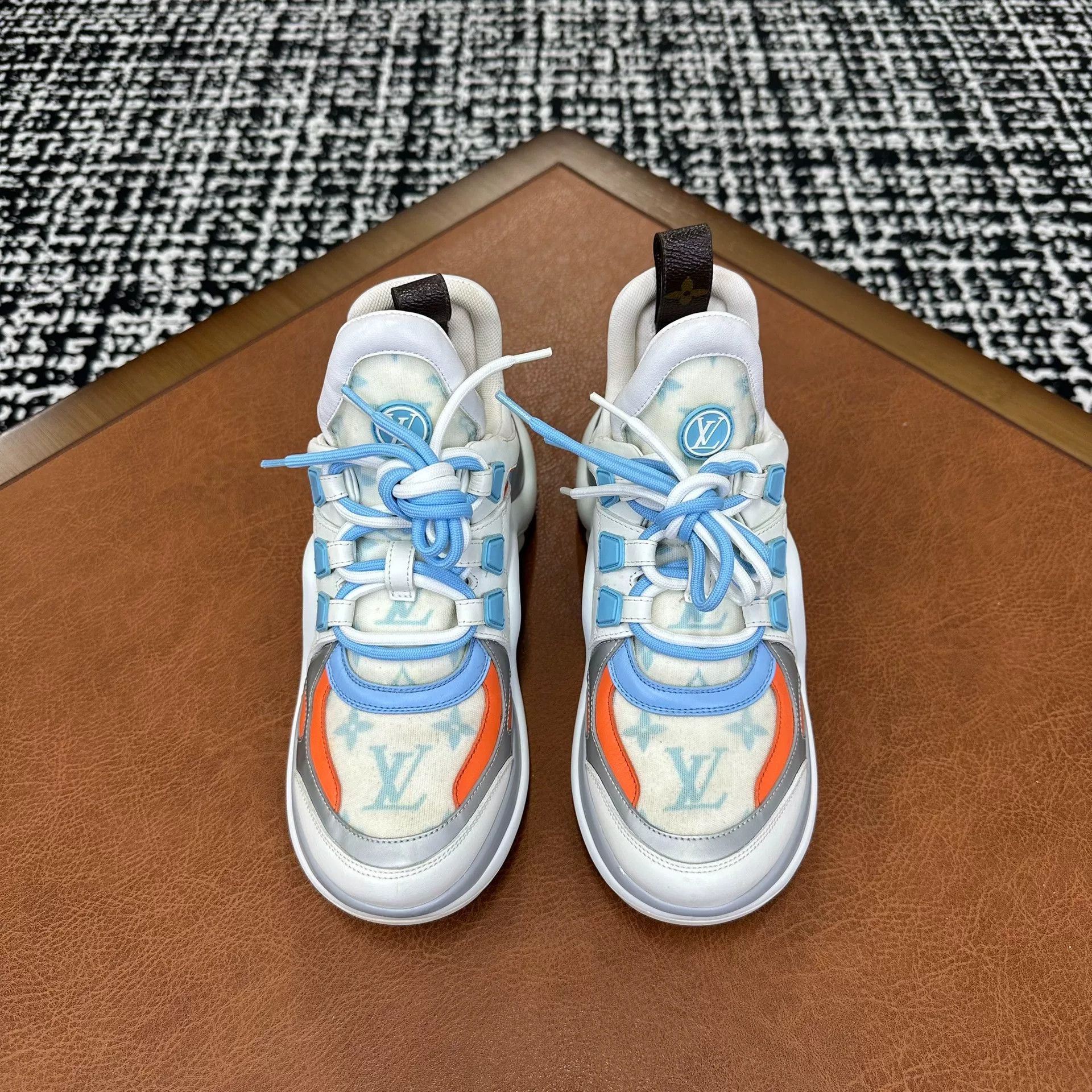 Louis Vuitton Louis Vuitton Lowtop Sneakers it_36 Women Size US 6 / IT 36 - 2 Thumbnail