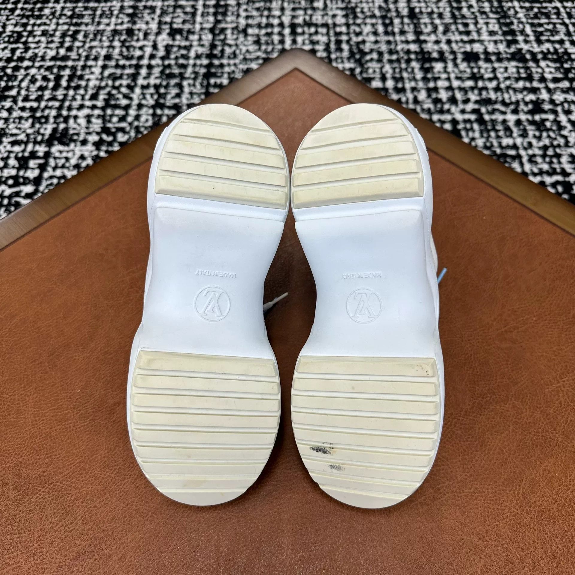 Louis Vuitton Louis Vuitton Lowtop Sneakers it_36 Women Size US 6 / IT 36 - 8 Thumbnail