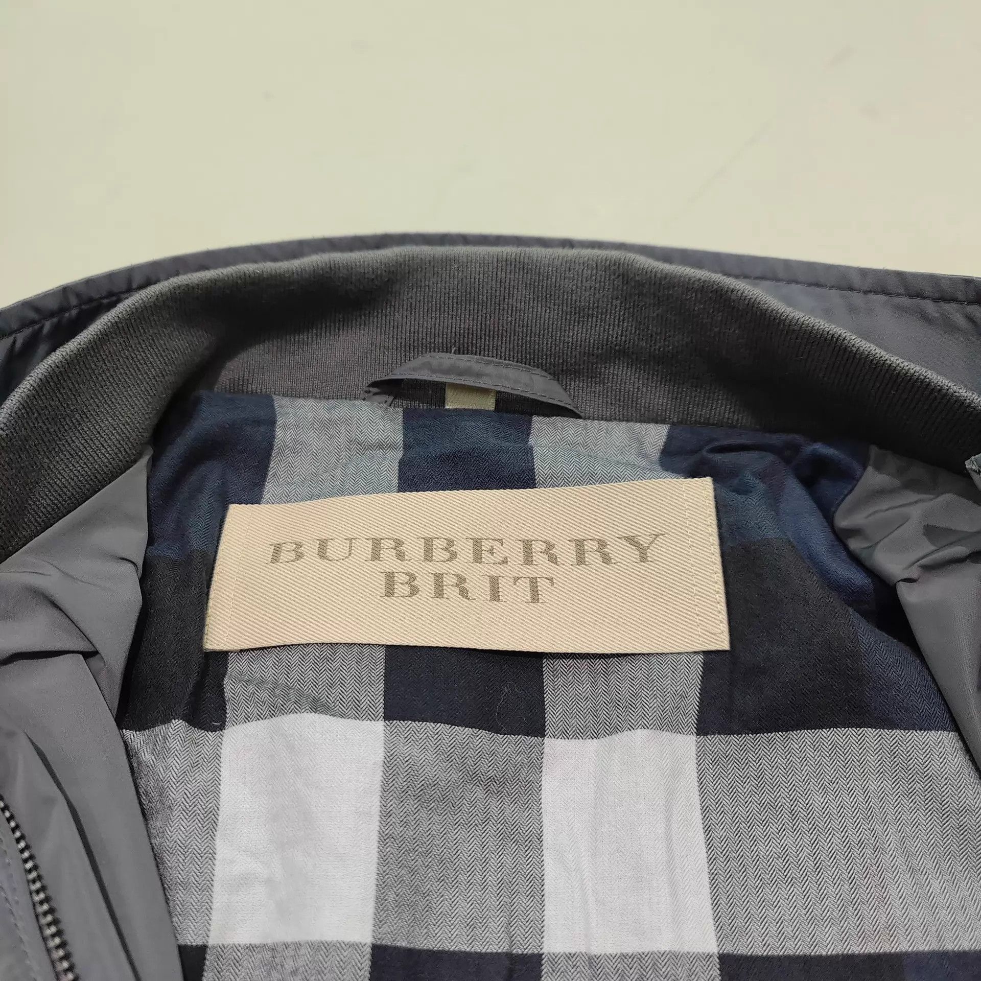 Burberry Gray Bomber Jacket with Zip Closure - Size M Size US M / EU 48-50 / 2 - 7 Thumbnail