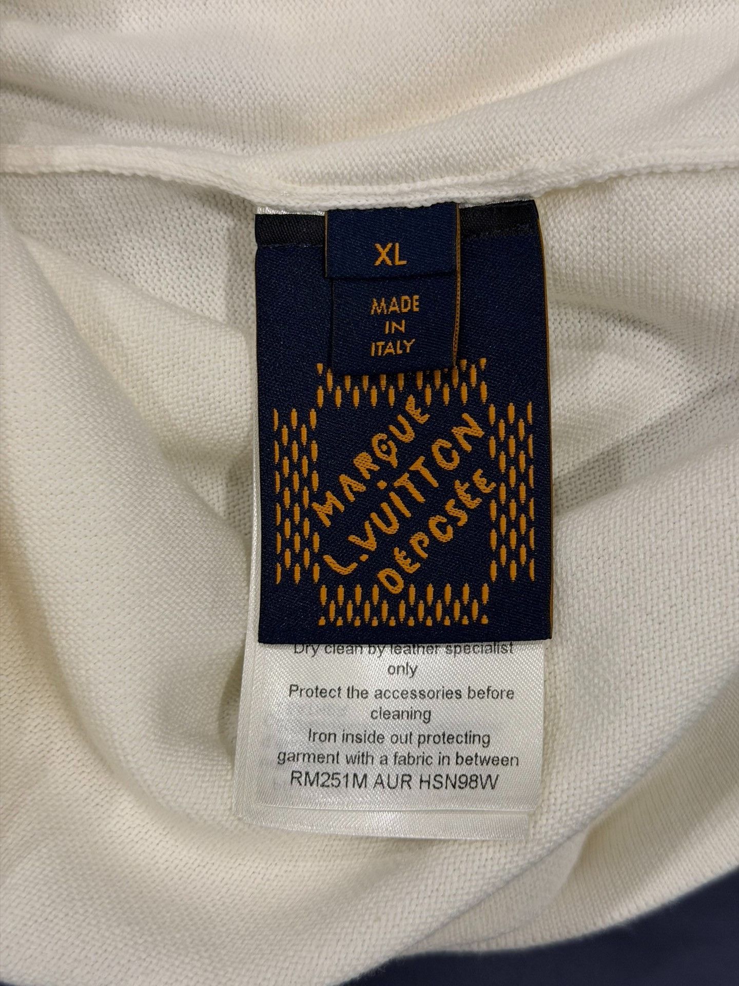 Louis Vuitton Louis Vuitton 25 Leather Patch Knit T-shirt Size US XL / EU 56 / 4 - 5 Thumbnail