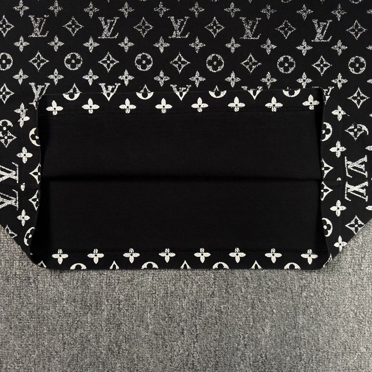 Louis Vuitton LV Black White Gradient Monogram Short-Sleeve Size XS / US 0-2 / IT 36-38 - 7 Thumbnail