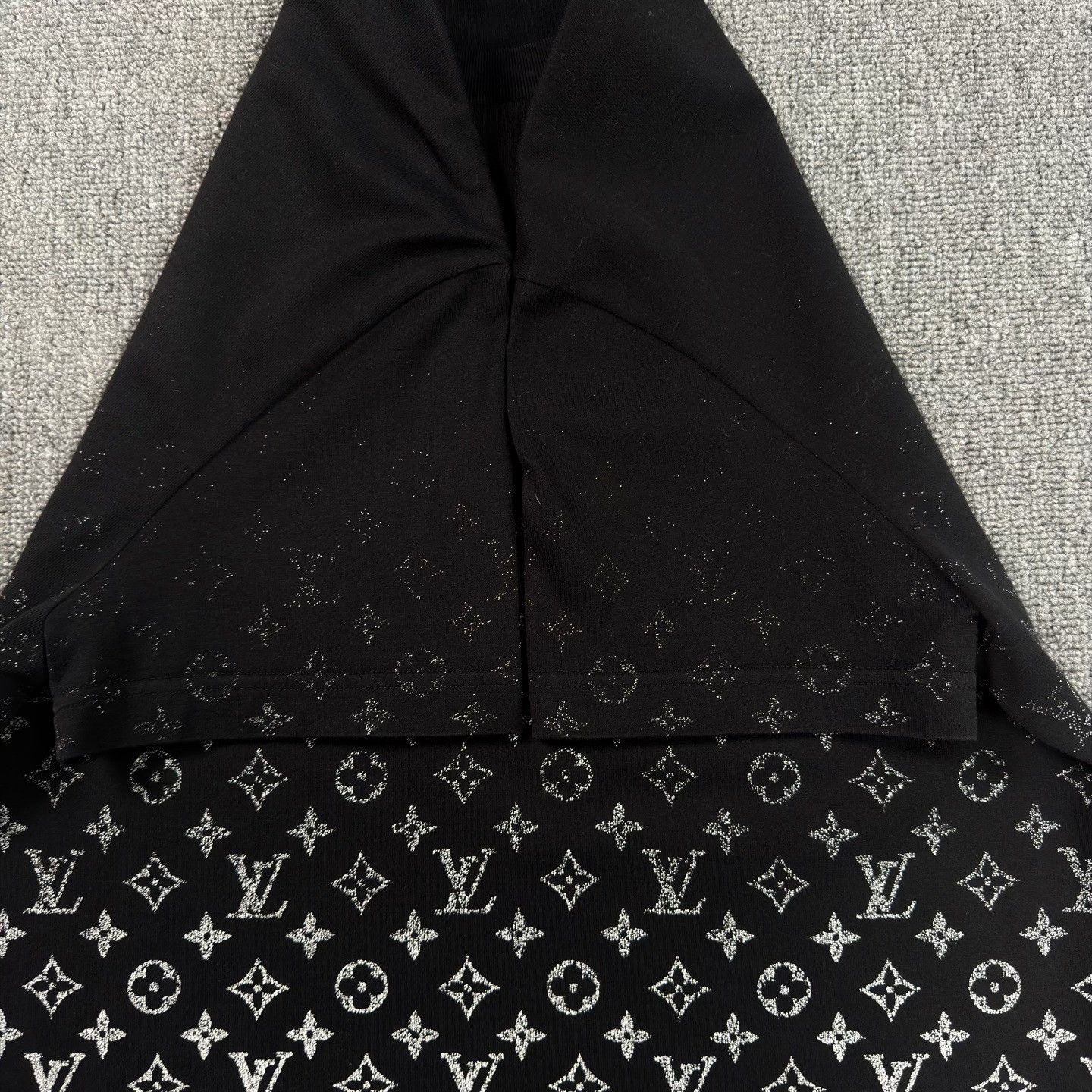 Louis Vuitton LV Black White Gradient Monogram Short-Sleeve Size XS / US 0-2 / IT 36-38 - 6 Thumbnail