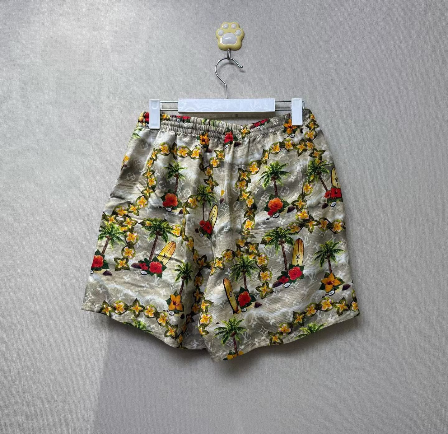 Louis Vuitton Louis Vuitton Floral Palm Silk Logo Shorts Size 38" / US 16 / IT 52 - 4 Thumbnail