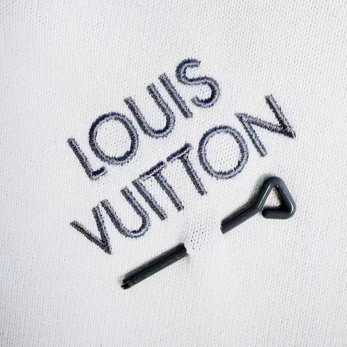 Louis Vuitton Louis Vuitton Logo Embroidered Knit Top Size US S / EU 44-46 / 1 - 3 Thumbnail
