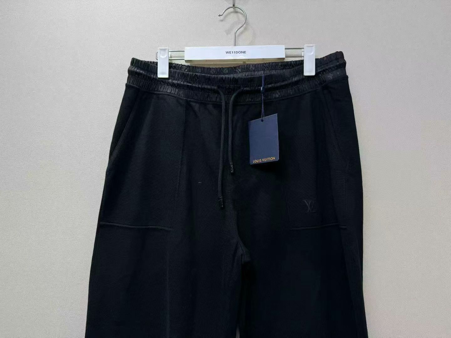 Louis Vuitton Louis Vuitton Black Logo Nylon XL Pants Size US 29 - 2 Thumbnail