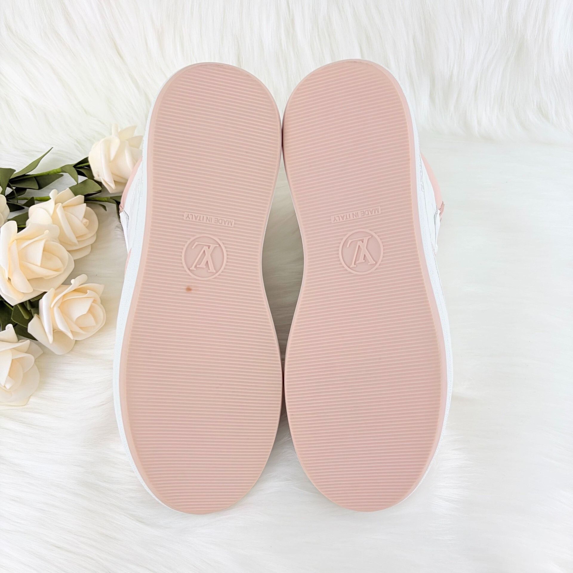 Louis Vuitton LV White Pink Embossed High-top Sneakers Size US 5.5 / IT 35.5 - 7 Thumbnail