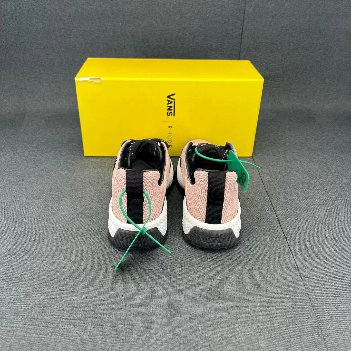 Chanel Chanel Pink Low-Top Casual Shoes Size US 6 / IT 36 - 3 Thumbnail