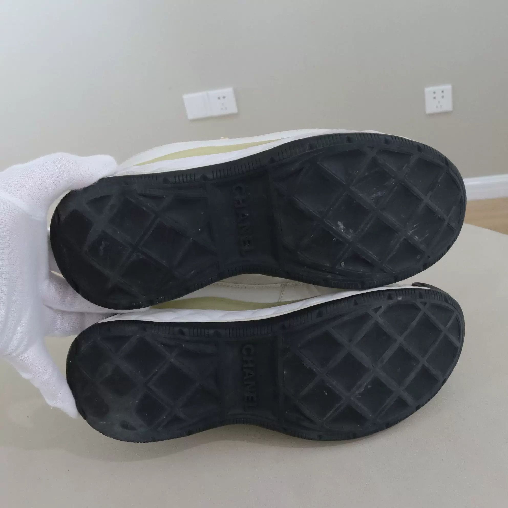 Chanel Chanel 20C Women's Sport Casual Shoes Size US 5 / IT 35 - 9 Thumbnail