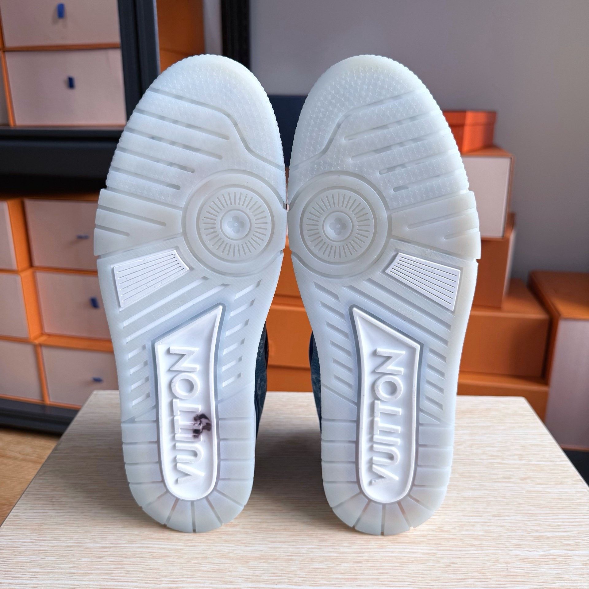 Louis Vuitton LV Trainer Blue White Denim Sneakers Size US 11 / EU 44 - 6 Thumbnail