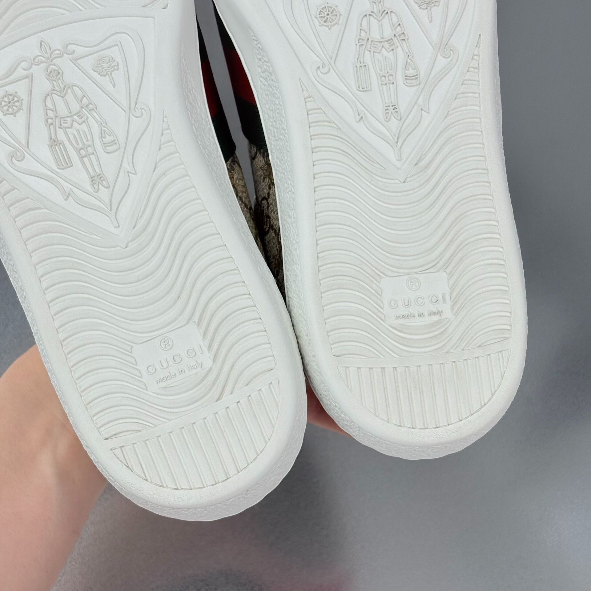 Gucci Gucci Ace Gold Bee Sneakers Size US 11.5 / EU 44-45 - 8 Thumbnail