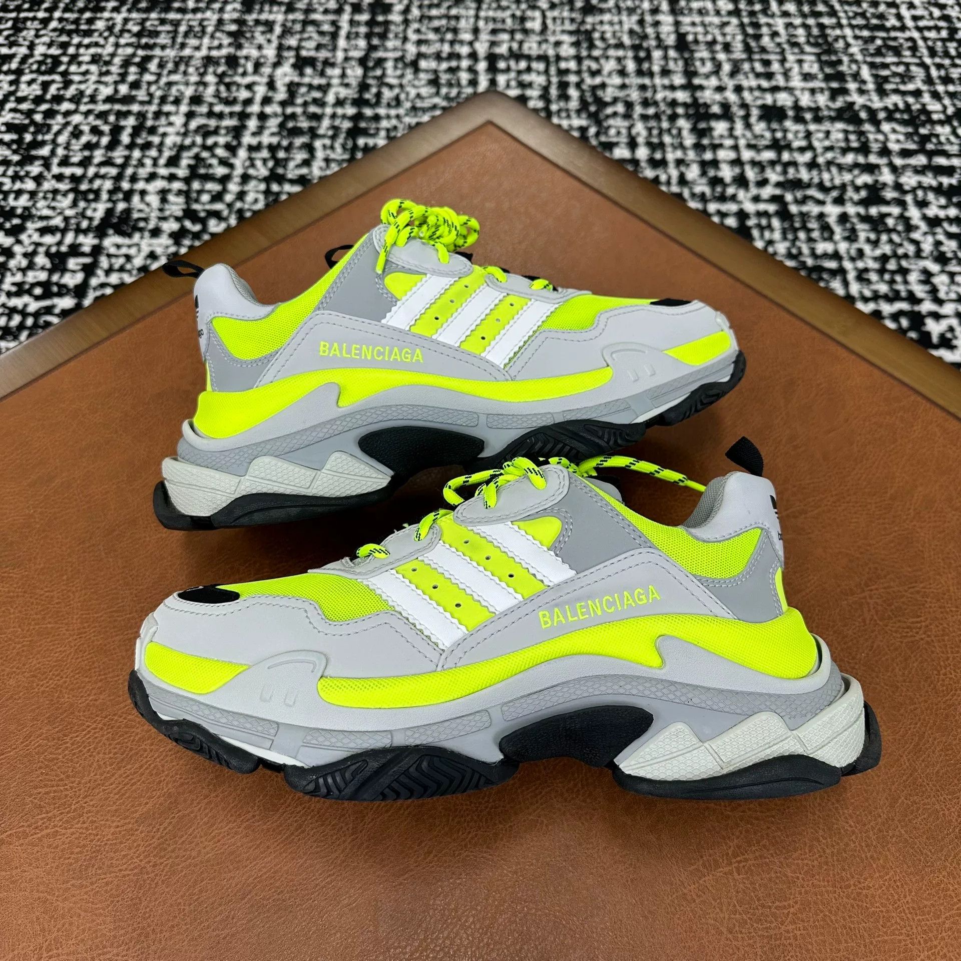 Adidas Adidas Collab Lowtop Sneakers 8 Men Size US 8 / EU 41 - 5 Thumbnail
