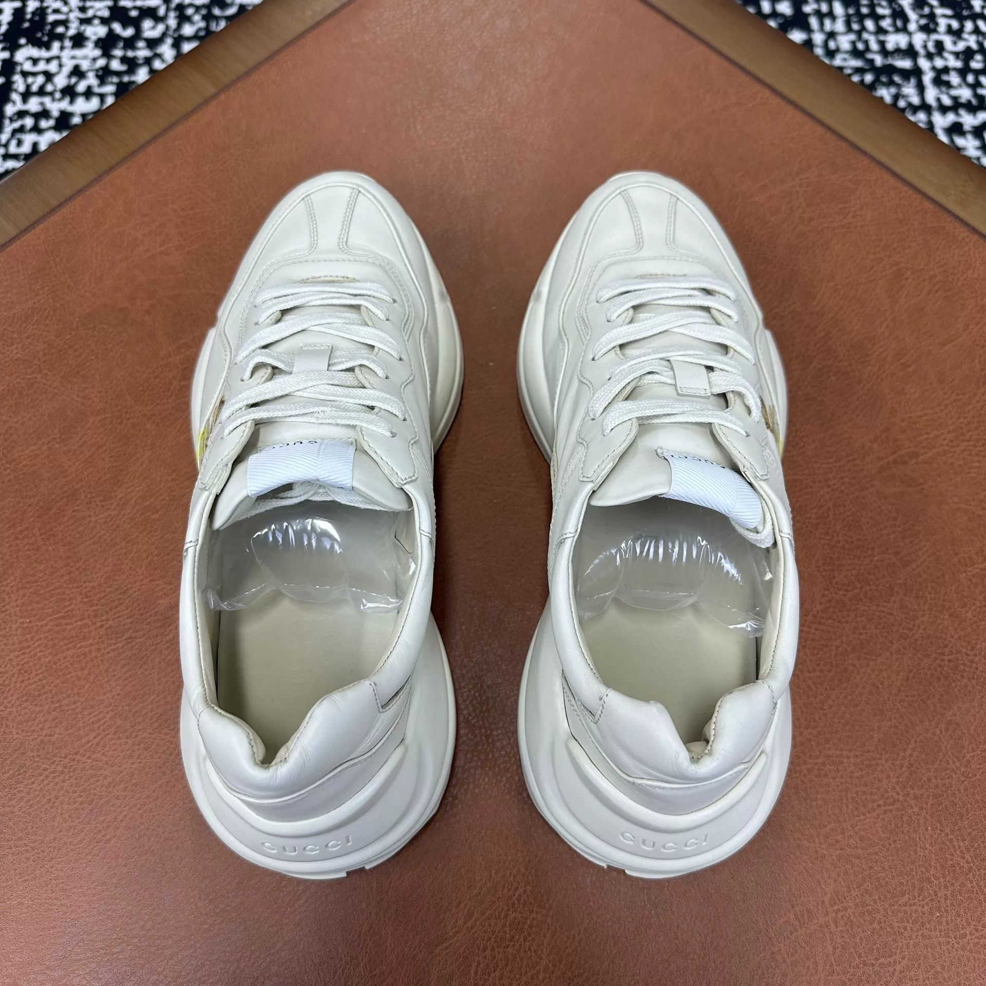 Gucci Gucci Tiger Printed Lowtop Sneakers 8 Men Size US 8 / EU 41 - 4 Thumbnail