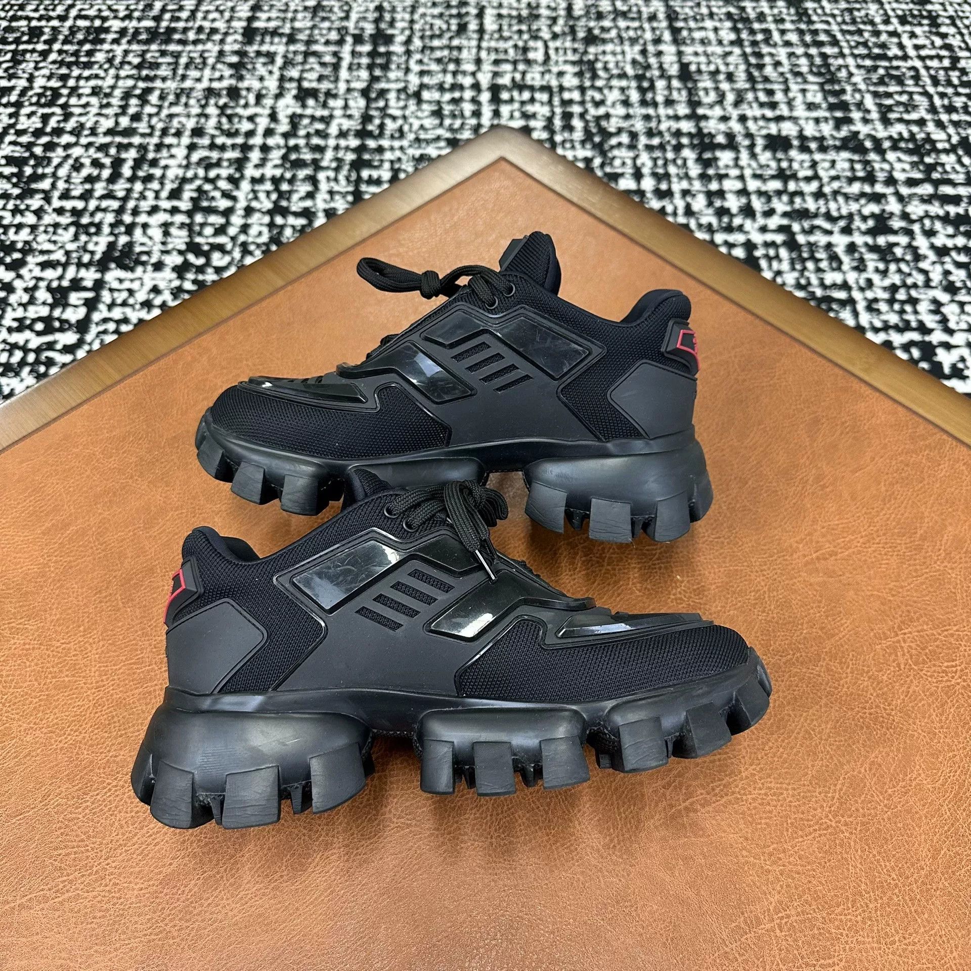 Prada Prada Black Lowtop Sneakers it_36-5 Women Size US 6.5 / IT 36.5 - 6 Thumbnail