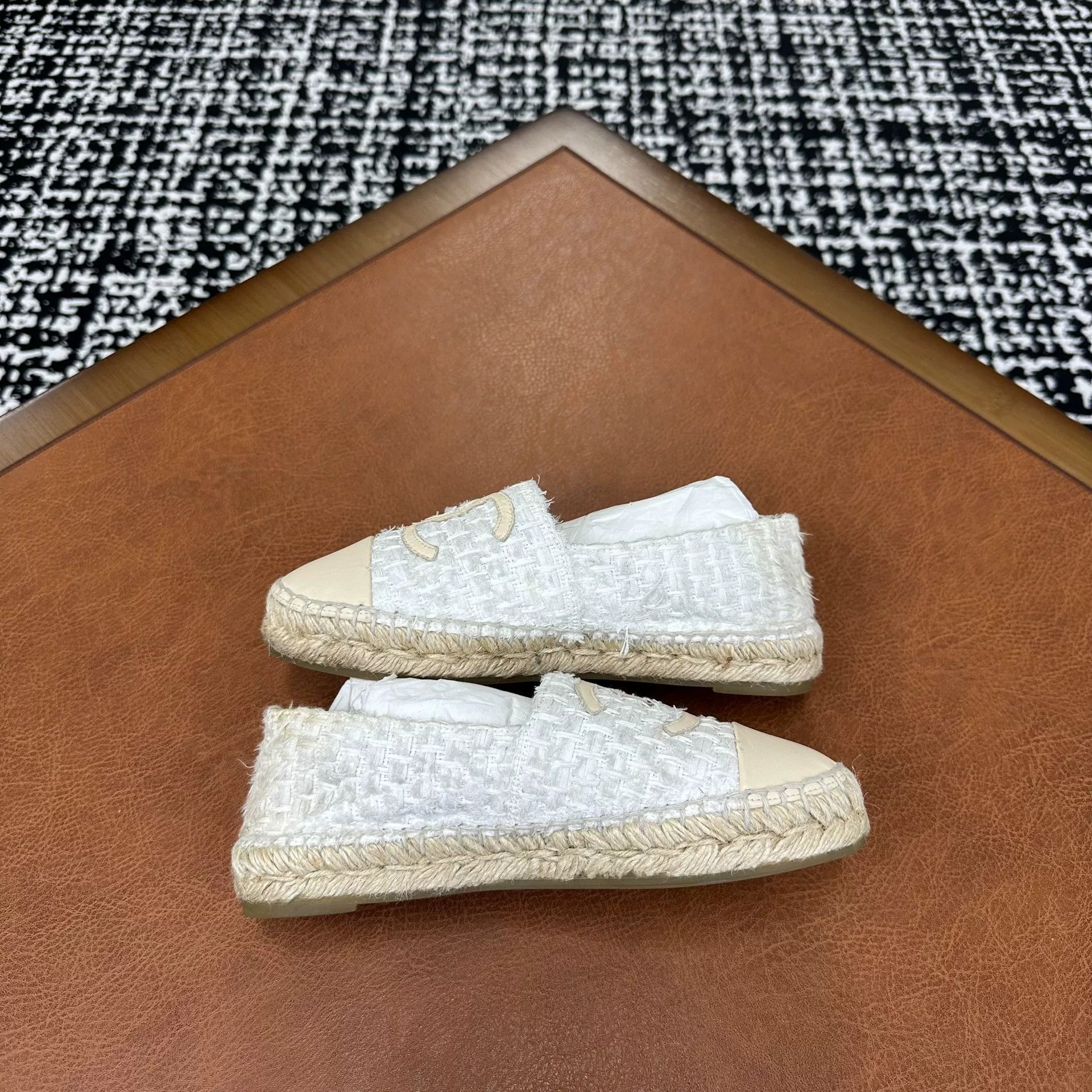 Chanel Chanel Lowtop Sneakers it_35 Women Size US 5 / IT 35 - 6 Thumbnail