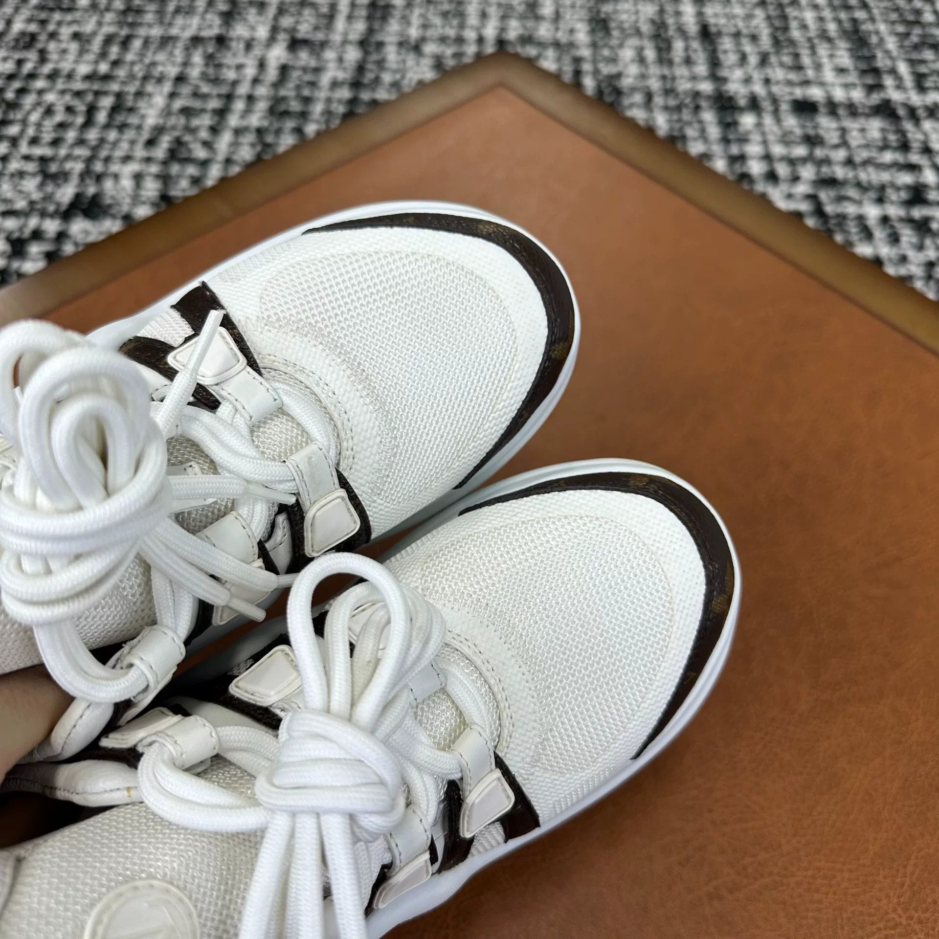 Louis Vuitton Louis Vuitton Lowtop Sneakers it_35-5 Women Size US 5.5 / IT 35.5 - 7 Thumbnail