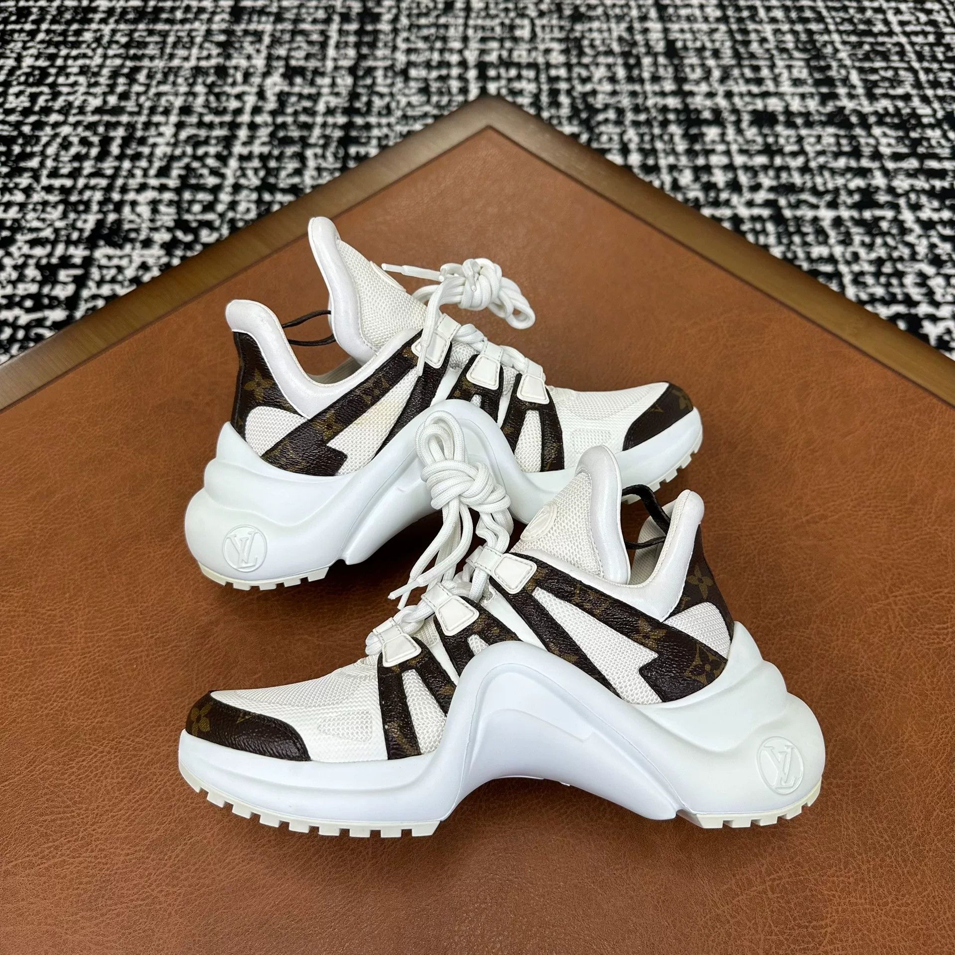 Louis Vuitton Louis Vuitton Lowtop Sneakers it_35-5 Women Size US 5.5 / IT 35.5 - 5 Thumbnail