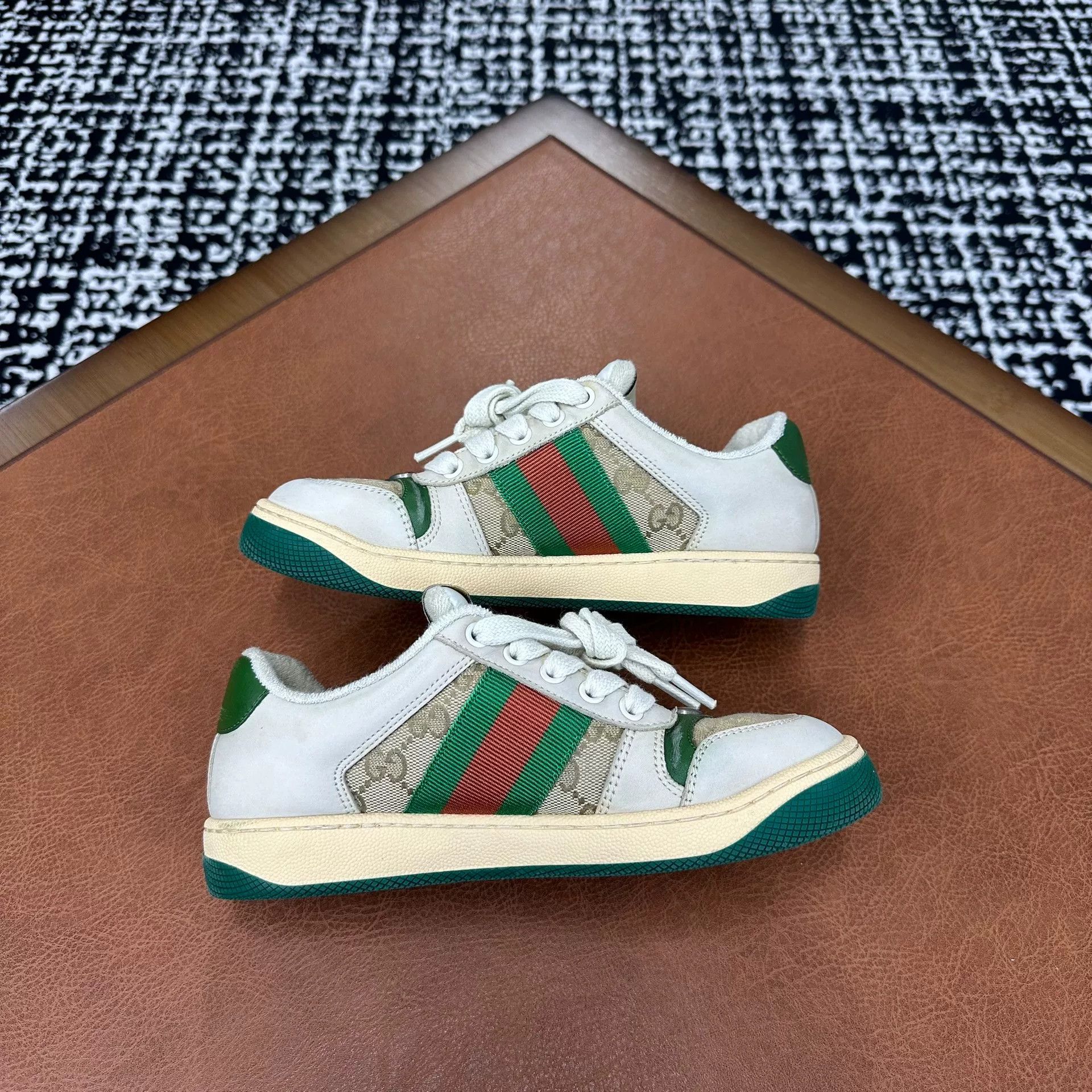 Gucci Gucci Green Lowtop Sneakers it_34-5 Women Size US 4.5 / IT 34.5 - 7 Thumbnail