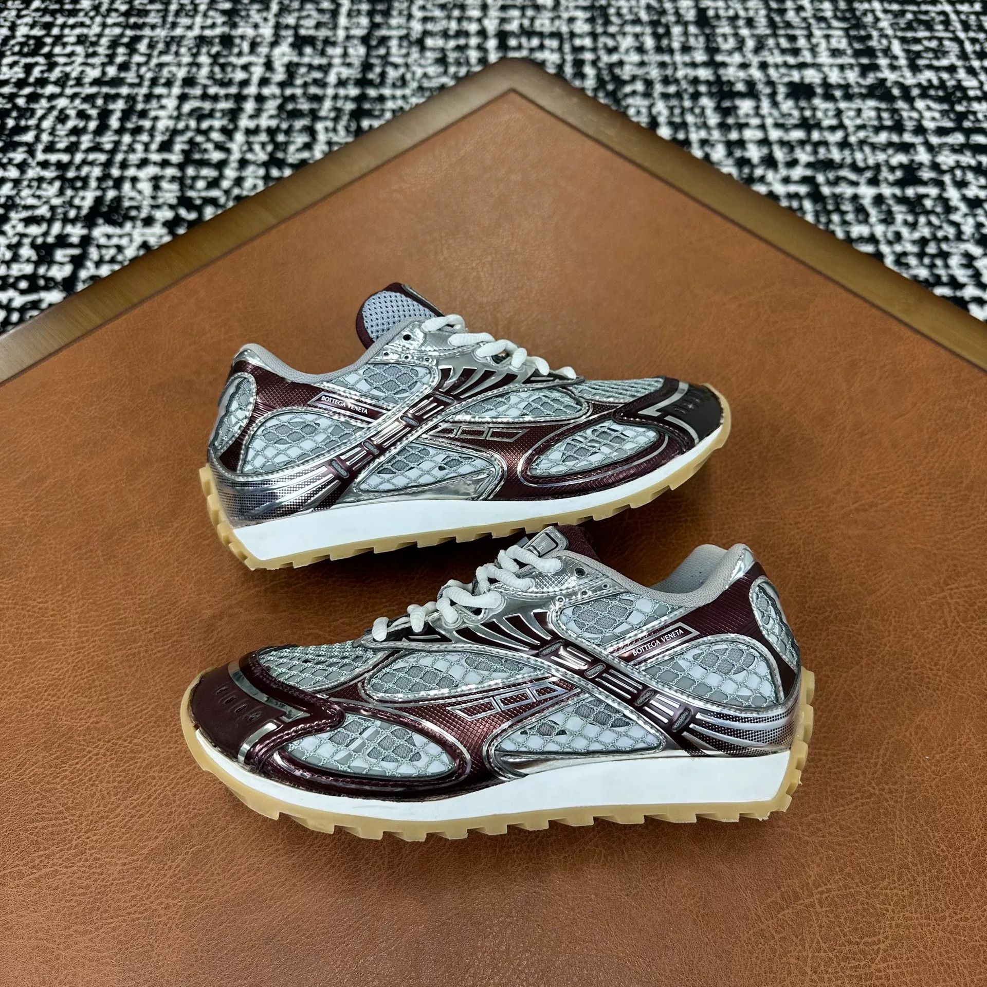 Bottega Veneta Bottega Veneta Casual Gray Lowtop Sneakers it_37 Women Size US 7 / IT 37 - 6 Thumbnail