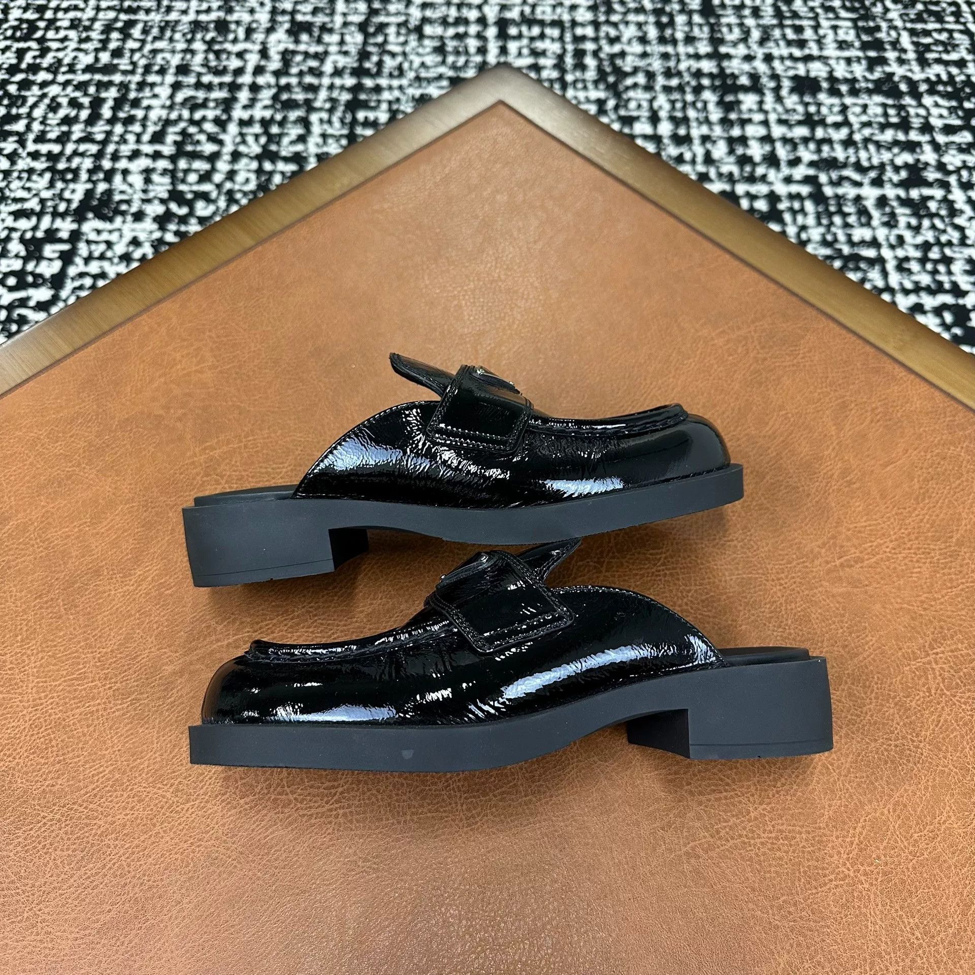 Prada Prada Patent Sandals it_37-5 Women Size US 7.5 / IT 37.5 - 5 Thumbnail