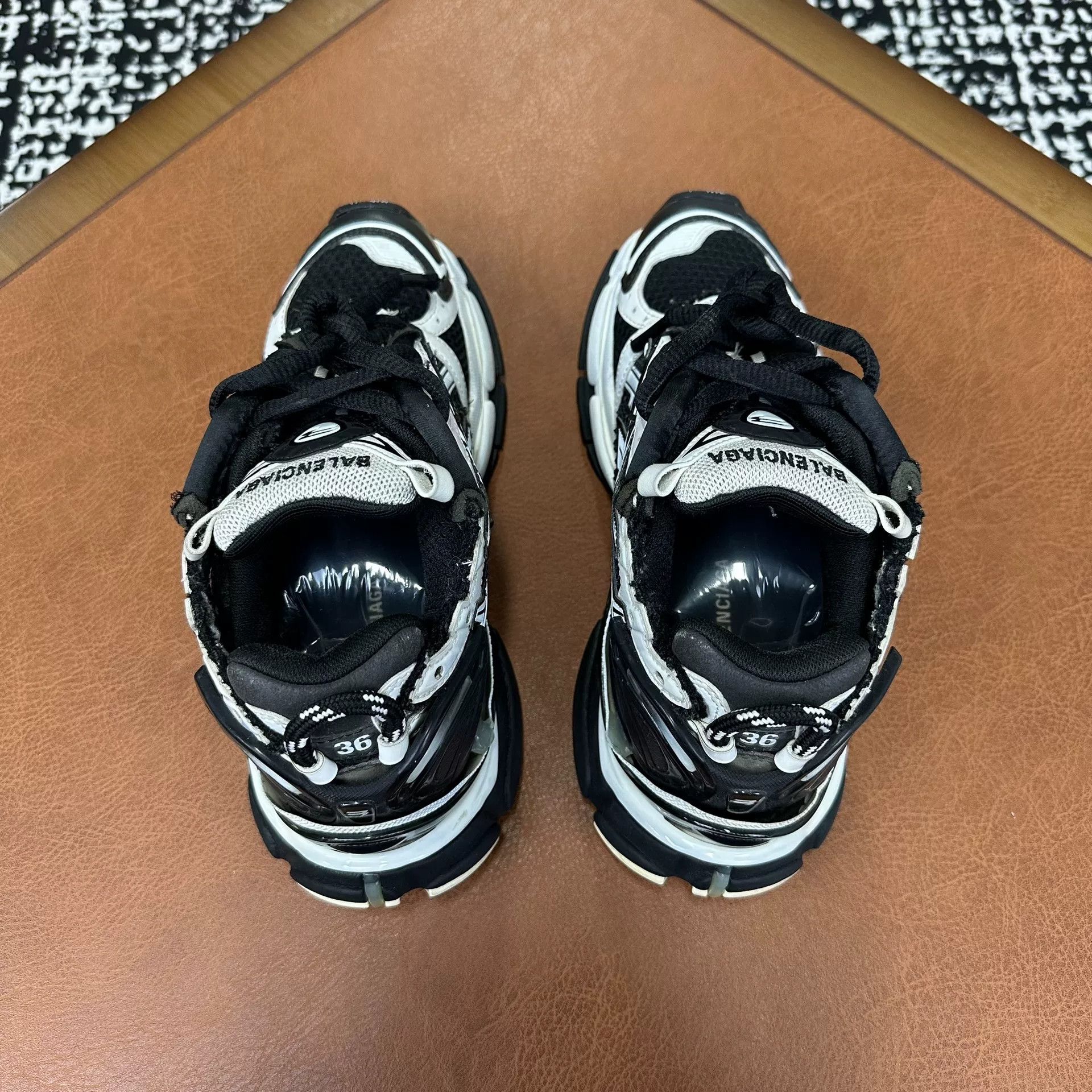 Balenciaga Balenciaga Running Black Lowtop Sneakers it_36 Women Size US 6 / IT 36 - 3 Thumbnail