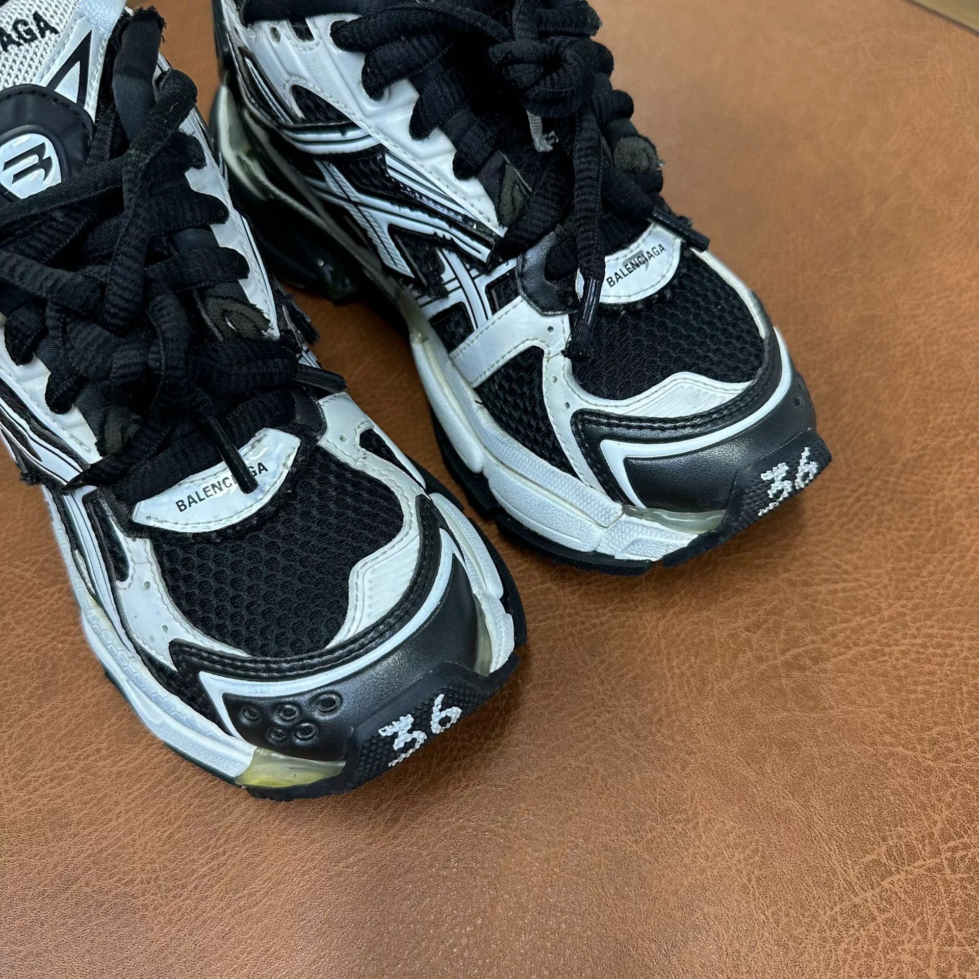 Balenciaga Balenciaga Running Black Lowtop Sneakers it_36 Women Size US 6 / IT 36 - 7 Thumbnail
