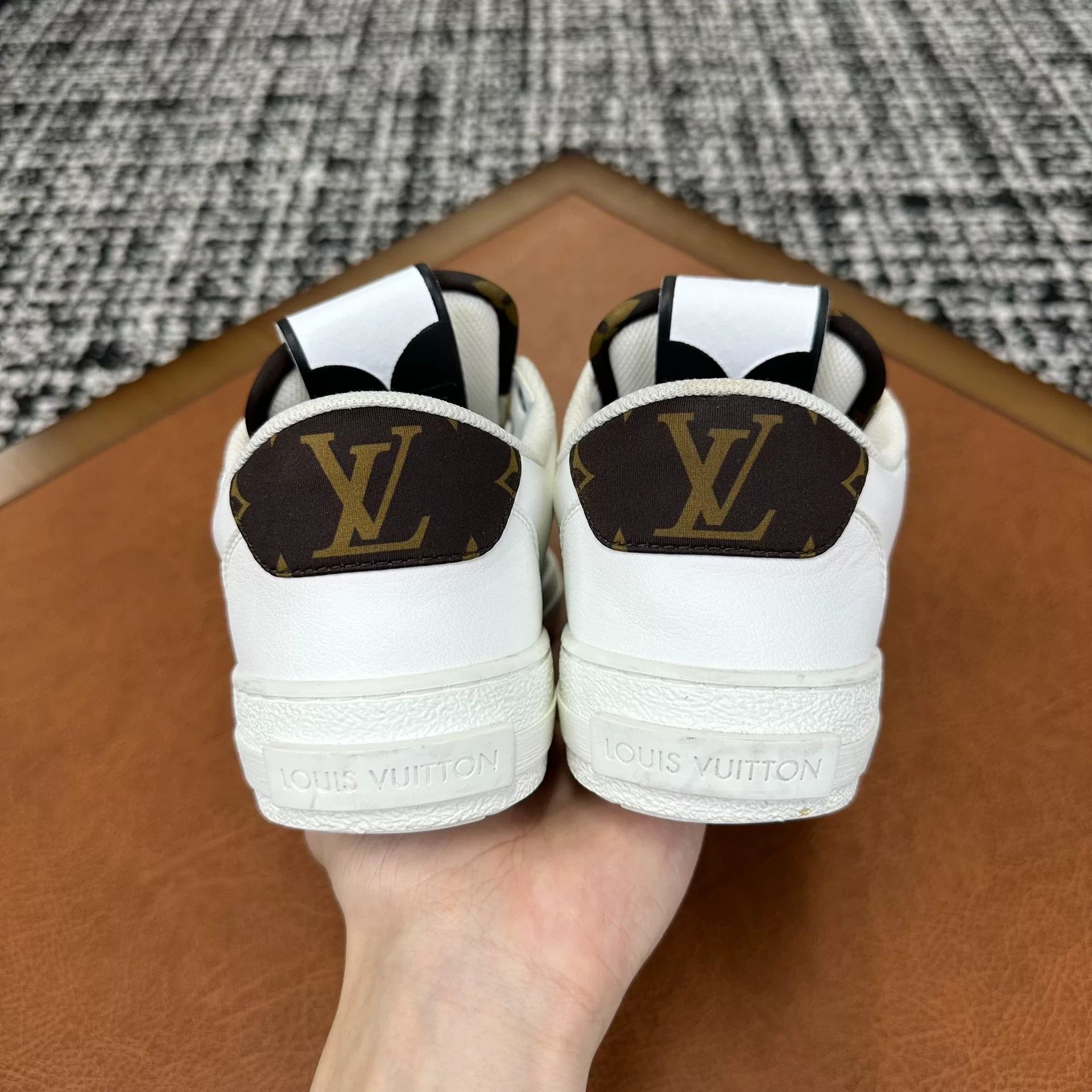 Louis Vuitton Louis Vuitton Casual White Lowtop Sneakers it_36-5 Women Size US 6.5 / IT 36.5 - 4 Thumbnail