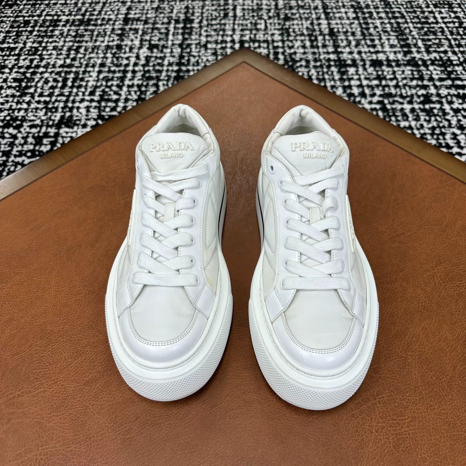 Prada Prada Casual White Lowtop Sneakers 10 Men Size US 10 / EU 43 - 2 Thumbnail