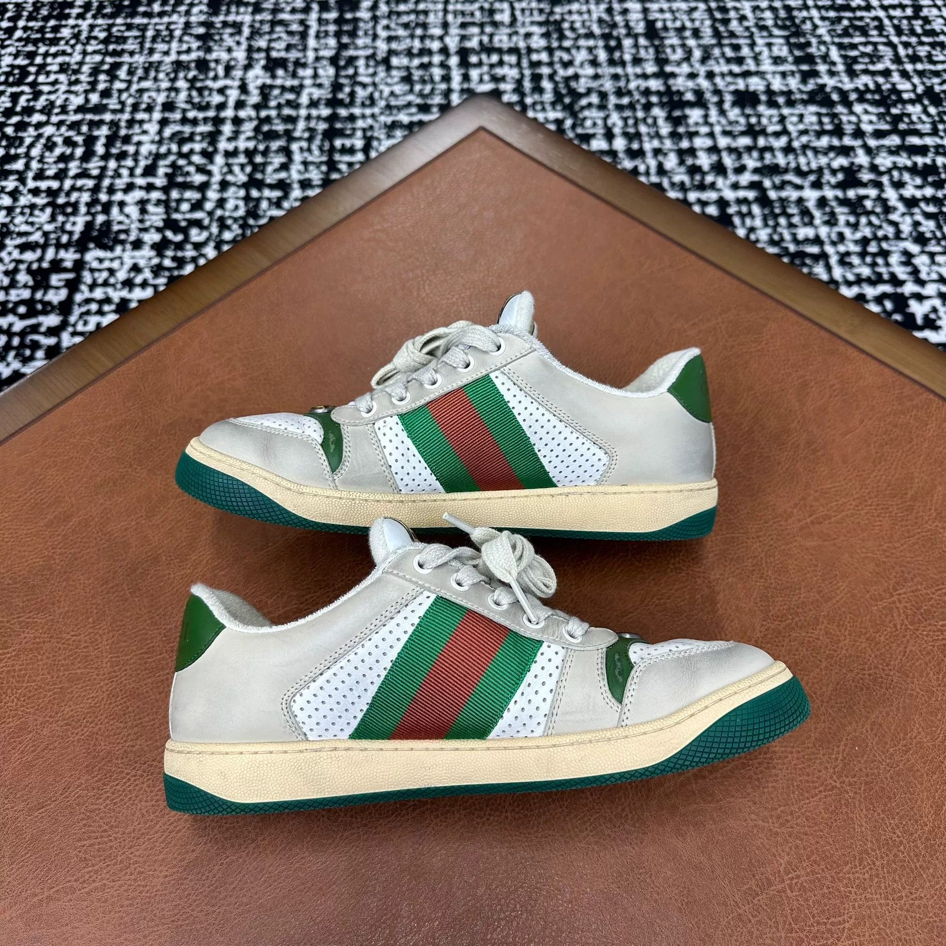 Gucci Gucci Green Lowtop Sneakers 7 Men Size US 7 / EU 40 - 6 Thumbnail