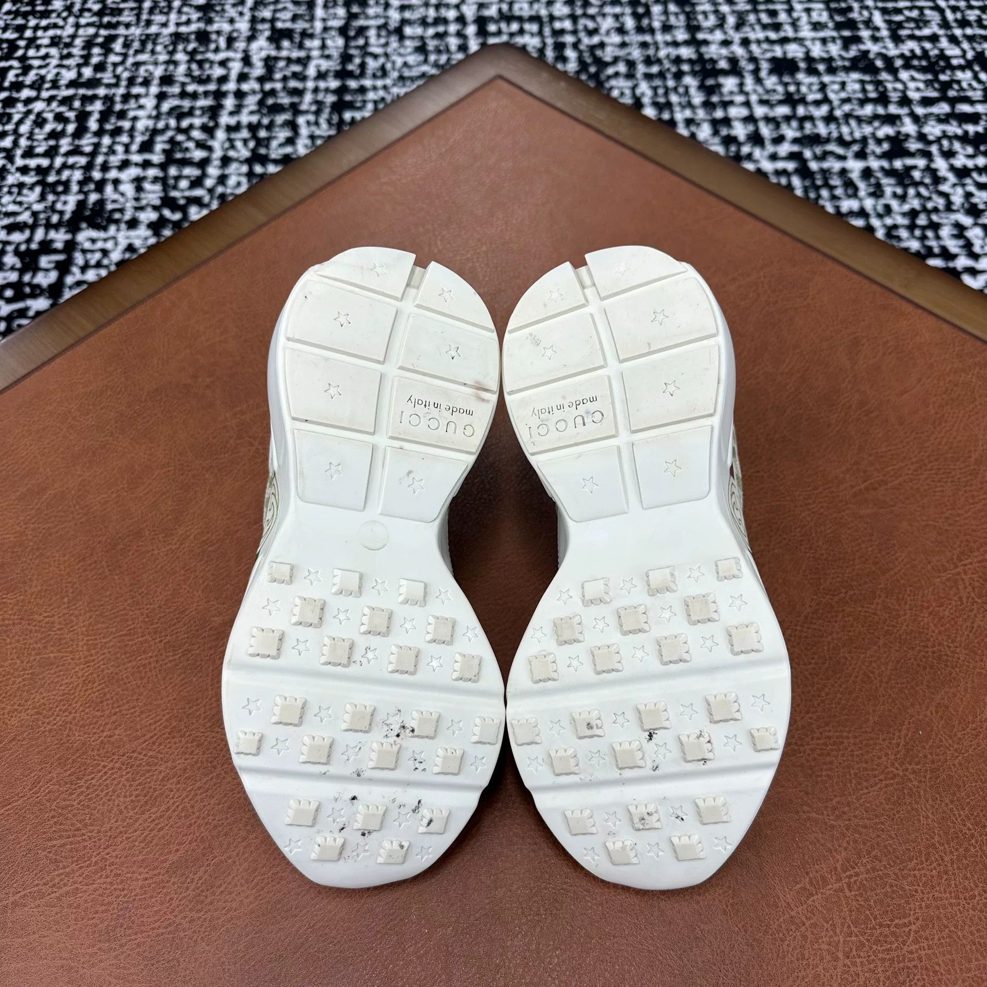 Gucci Gucci Printed Lowtop Sneakers it_35-5 Women Size US 5.5 / IT 35.5 - 8 Thumbnail