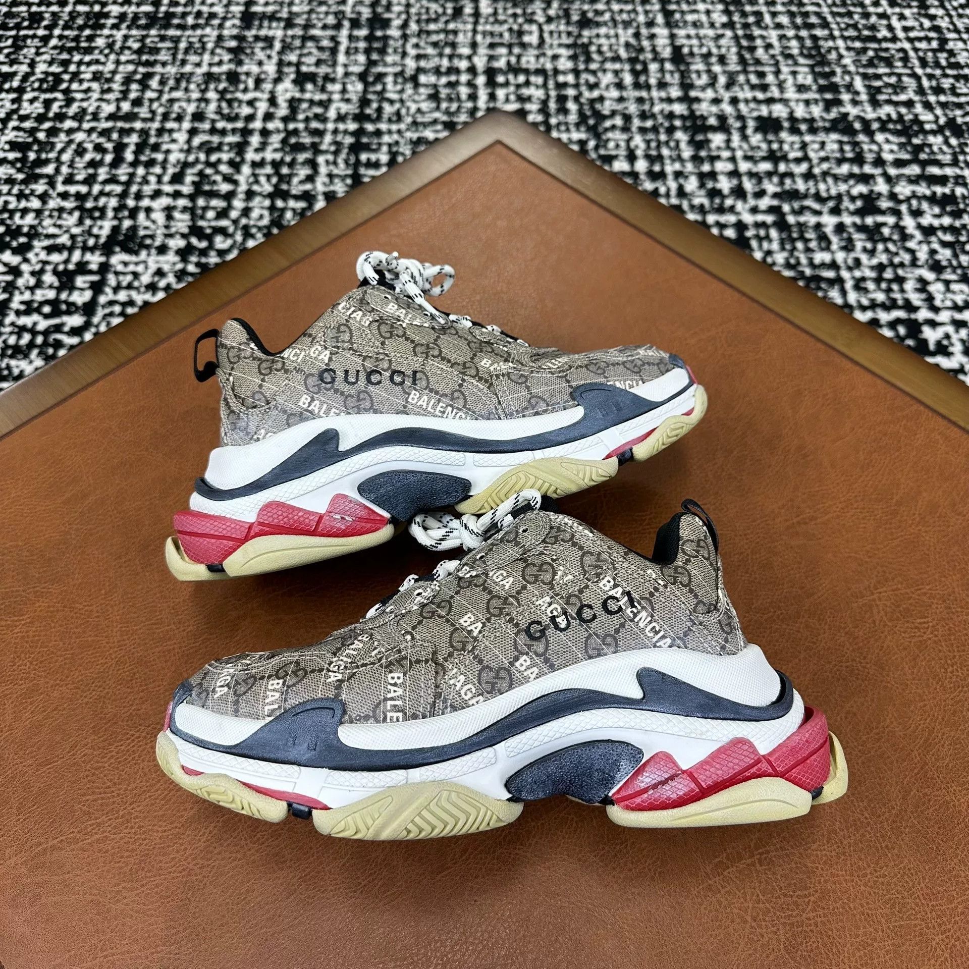 Gucci Gucci Collab Lowtop Sneakers it_38 Women Size US 8 / IT 38 - 6 Thumbnail