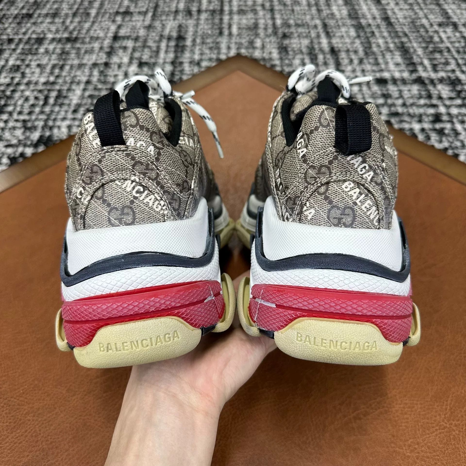 Gucci Gucci Collab Lowtop Sneakers it_38 Women Size US 8 / IT 38 - 3 Thumbnail
