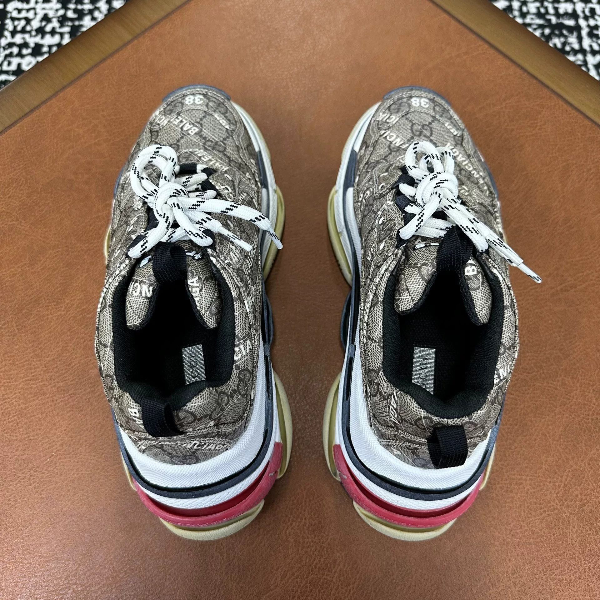 Gucci Gucci Collab Lowtop Sneakers it_38 Women Size US 8 / IT 38 - 4 Thumbnail