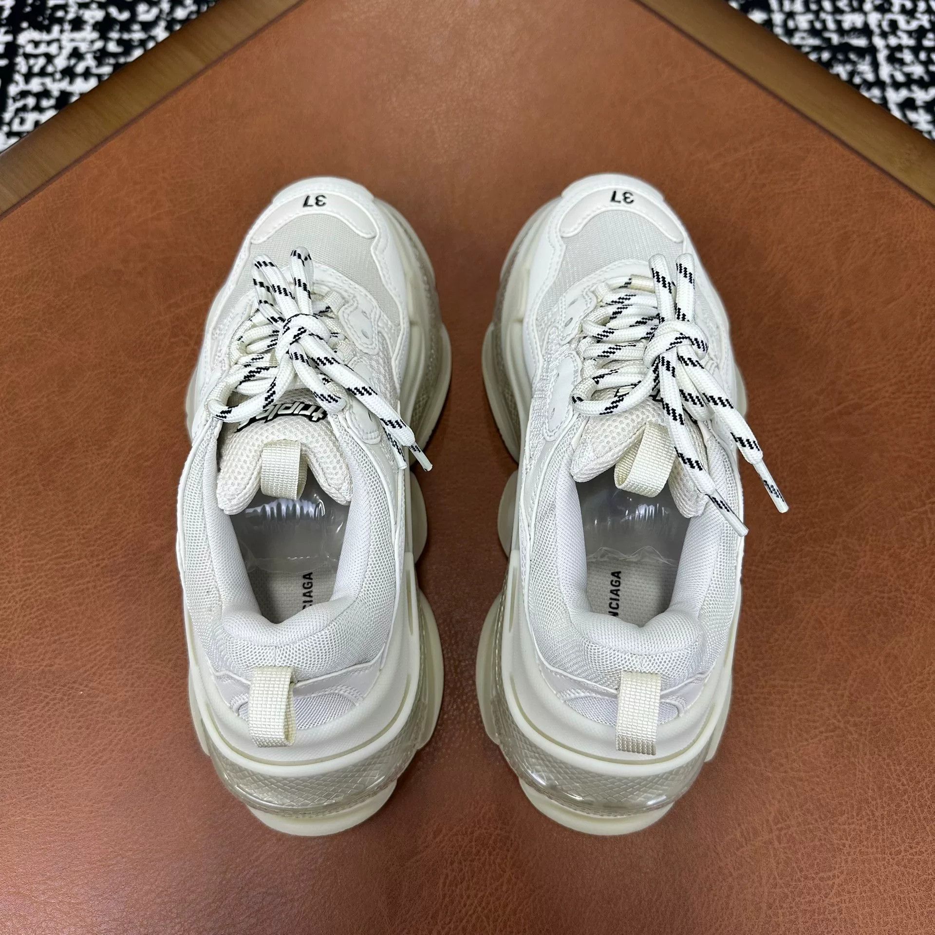 Balenciaga Balenciaga White Lowtop Sneakers it_37 Women Size US 7 / IT 37 - 4 Thumbnail