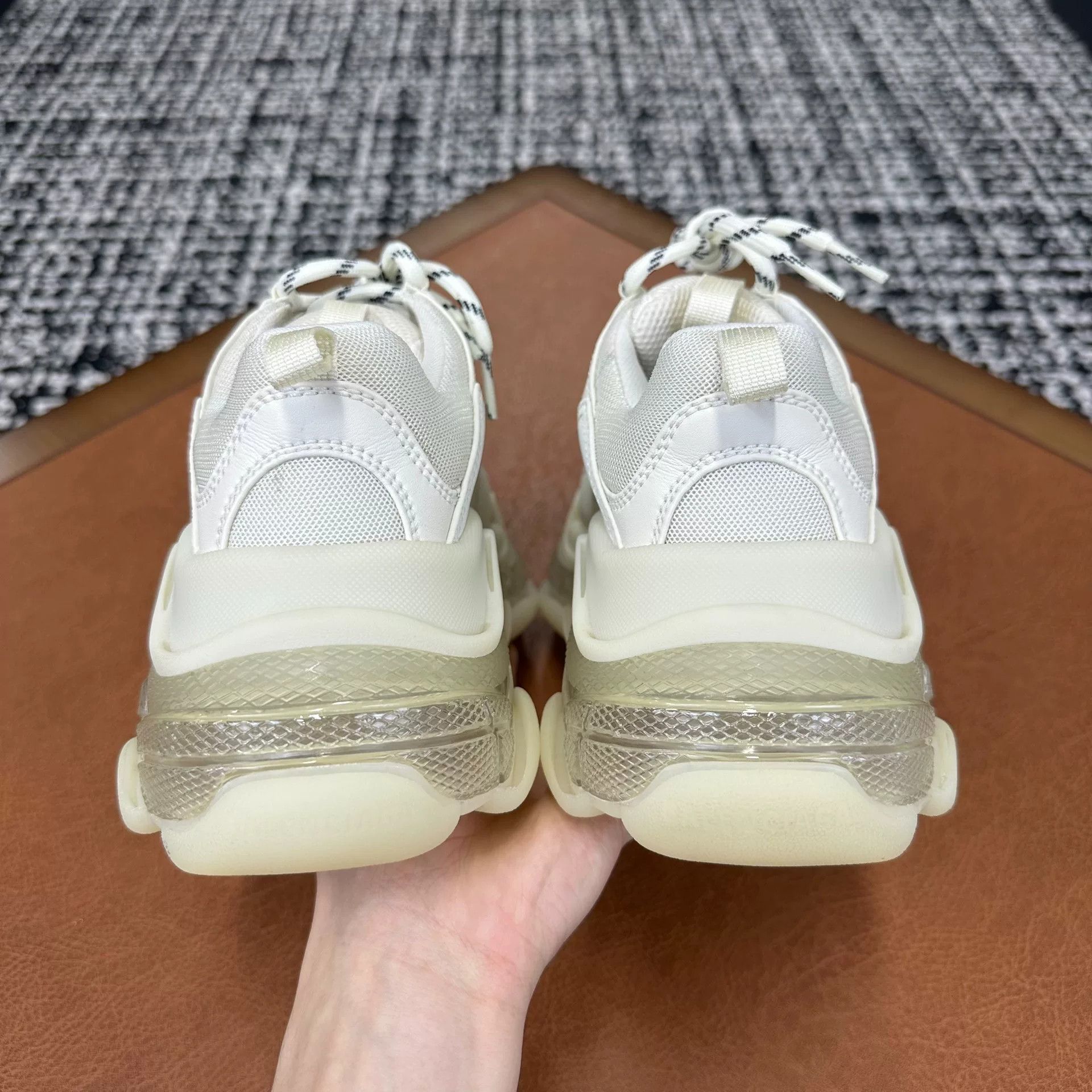 Balenciaga Balenciaga White Lowtop Sneakers it_37 Women Size US 7 / IT 37 - 3 Thumbnail