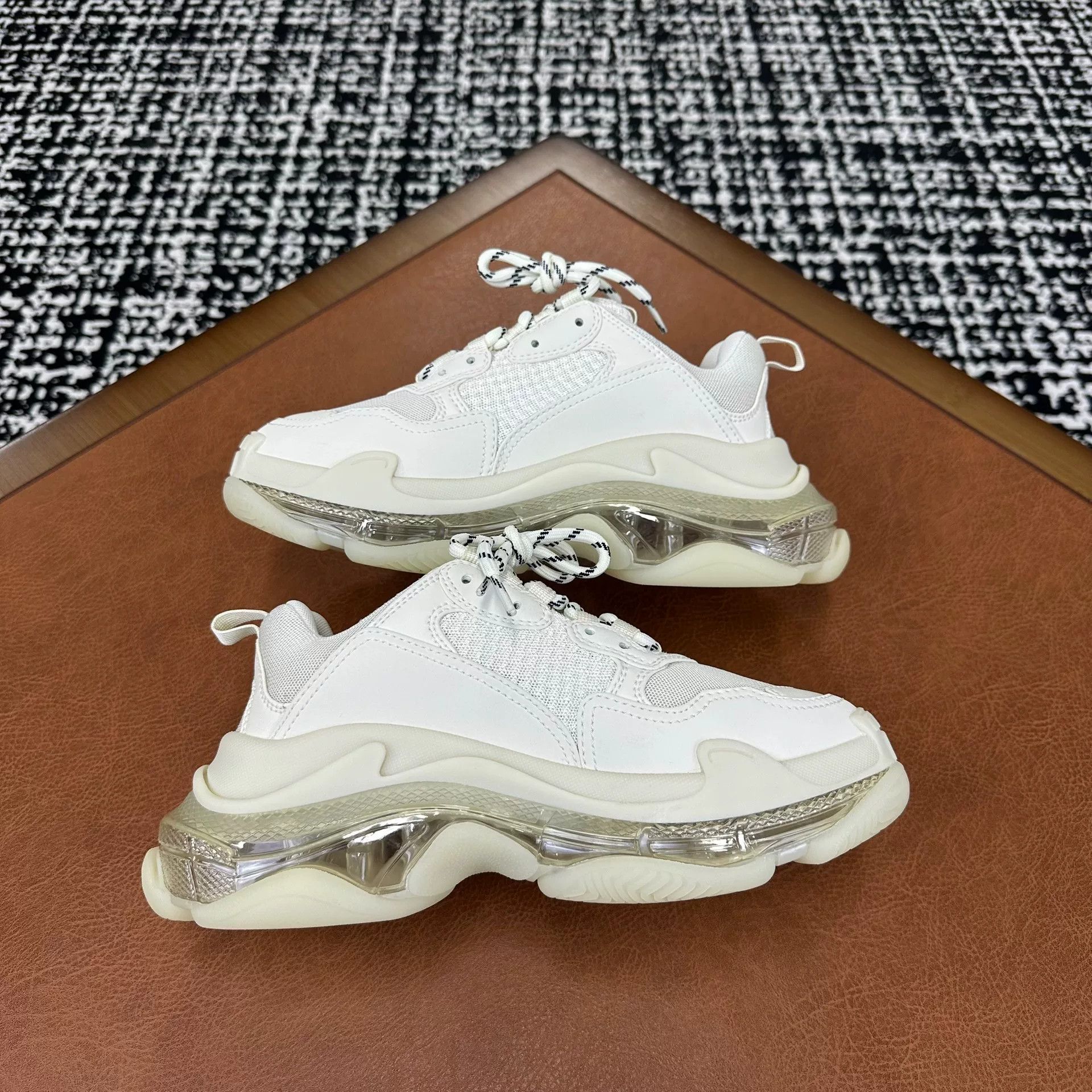 Balenciaga Balenciaga White Lowtop Sneakers it_37 Women Size US 7 / IT 37 - 6 Thumbnail