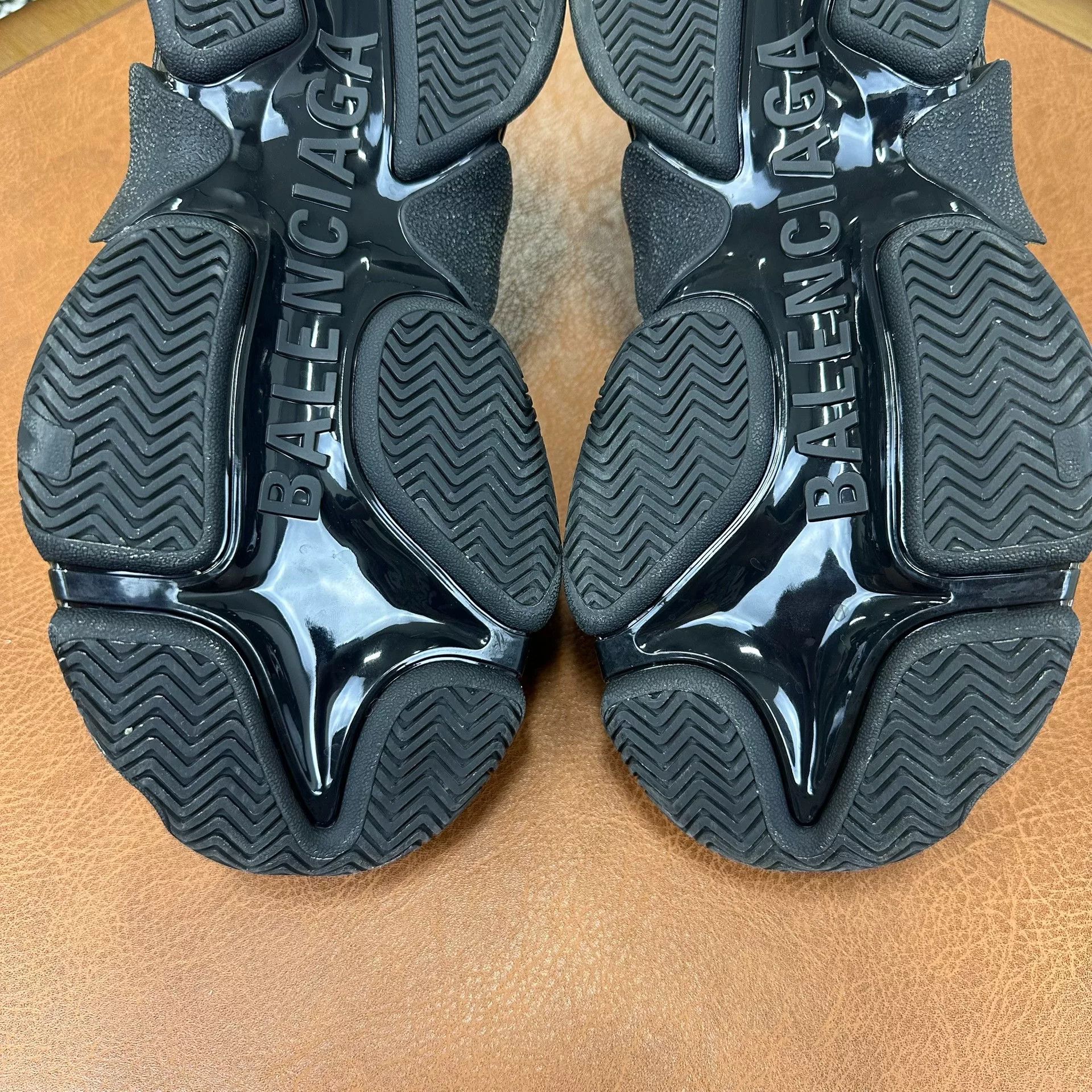 Balenciaga Balenciaga Lowtop Sneakers it_38 Women Size US 8 / IT 38 - 9 Thumbnail