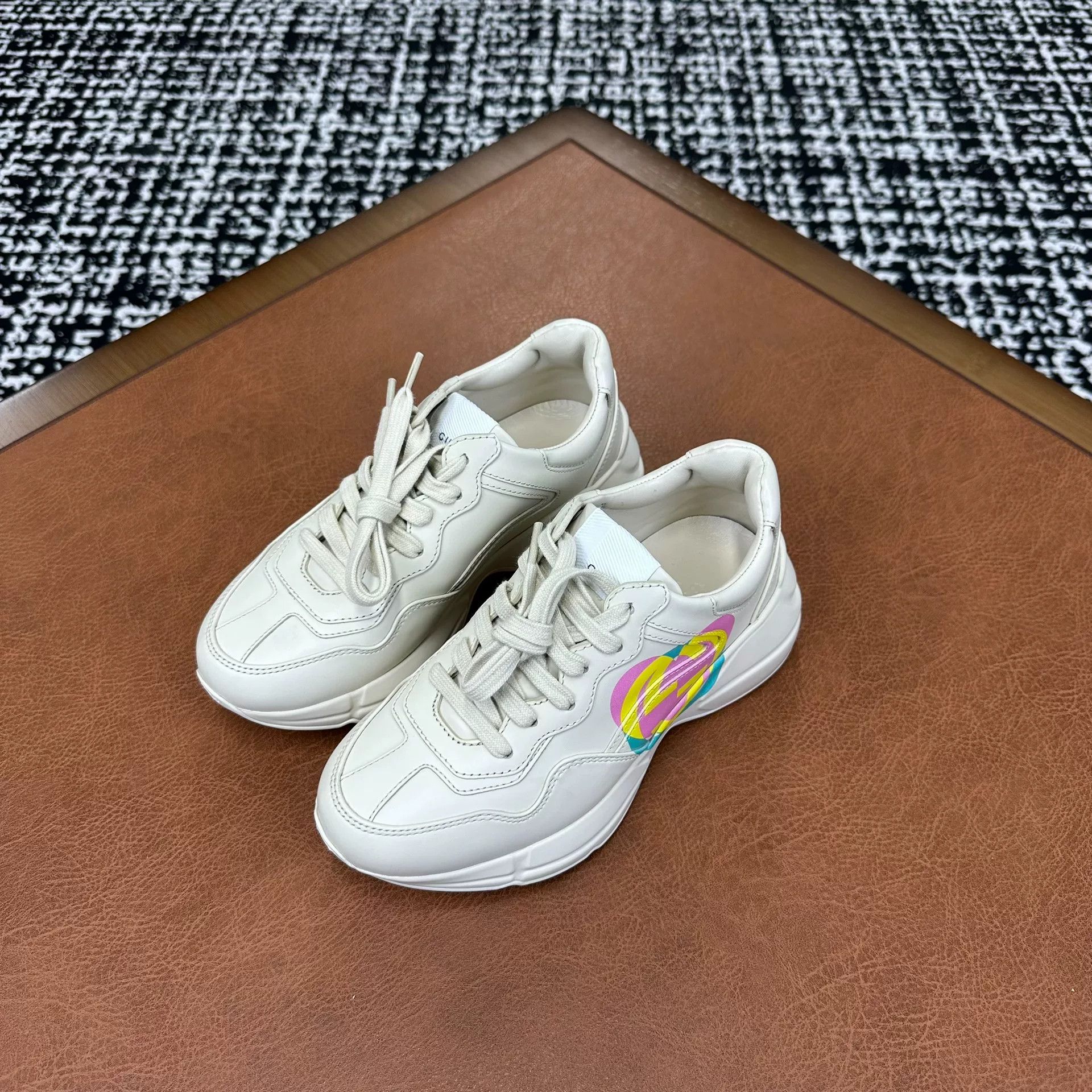 Gucci Gucci Lowtop Sneakers it_34-5 Women Size US 4.5 / IT 34.5 - 3 Thumbnail