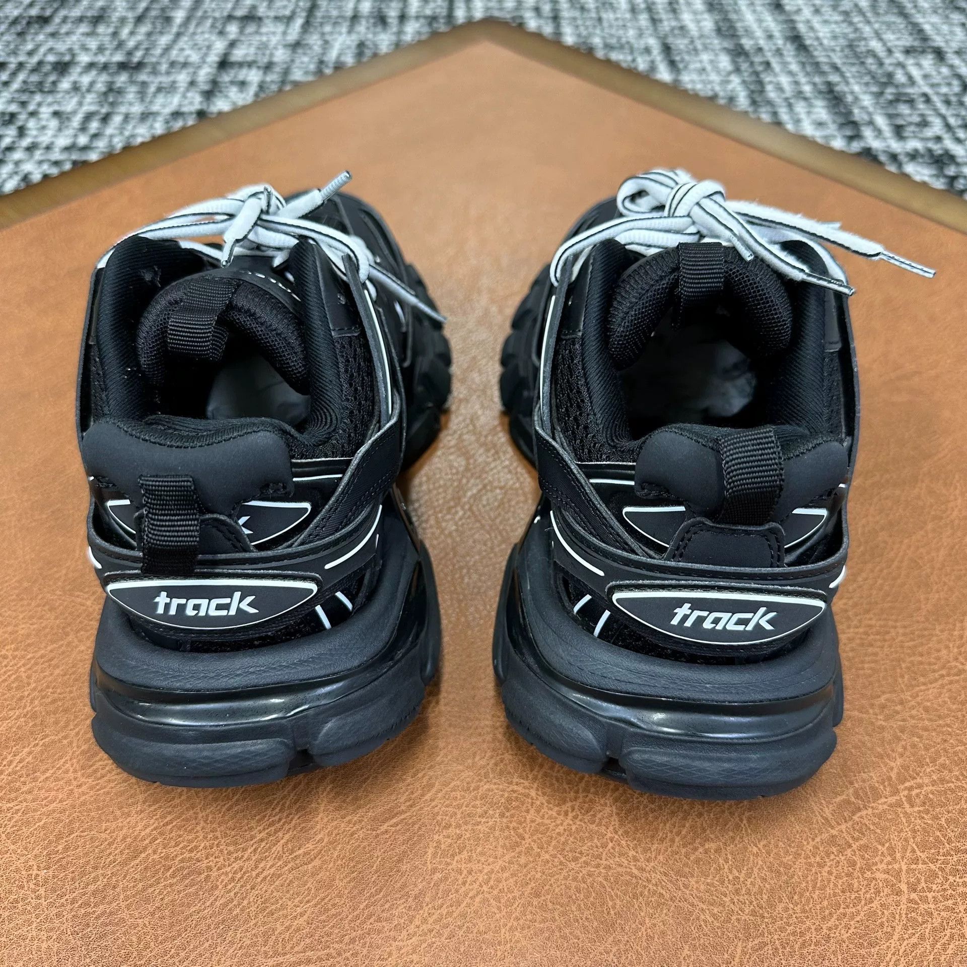 Balenciaga Balenciaga Black Lowtop Sneakers it_35 Women Size US 5 / IT 35 - 4 Thumbnail
