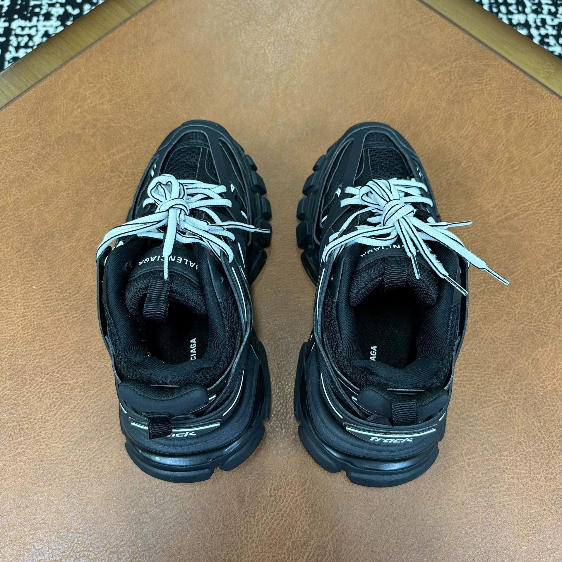 Balenciaga Balenciaga Black Lowtop Sneakers it_35 Women Size US 5 / IT 35 - 3 Thumbnail