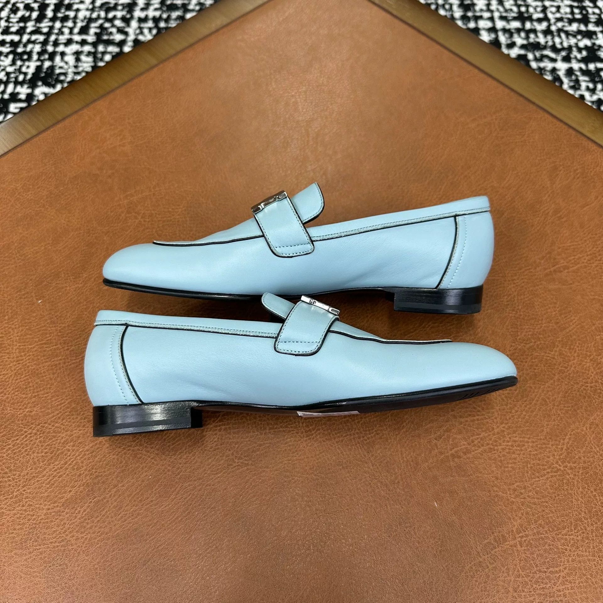 Hermes Hermes Lowtop Sneakers it_37 Women Size US 7 / IT 37 - 6 Thumbnail