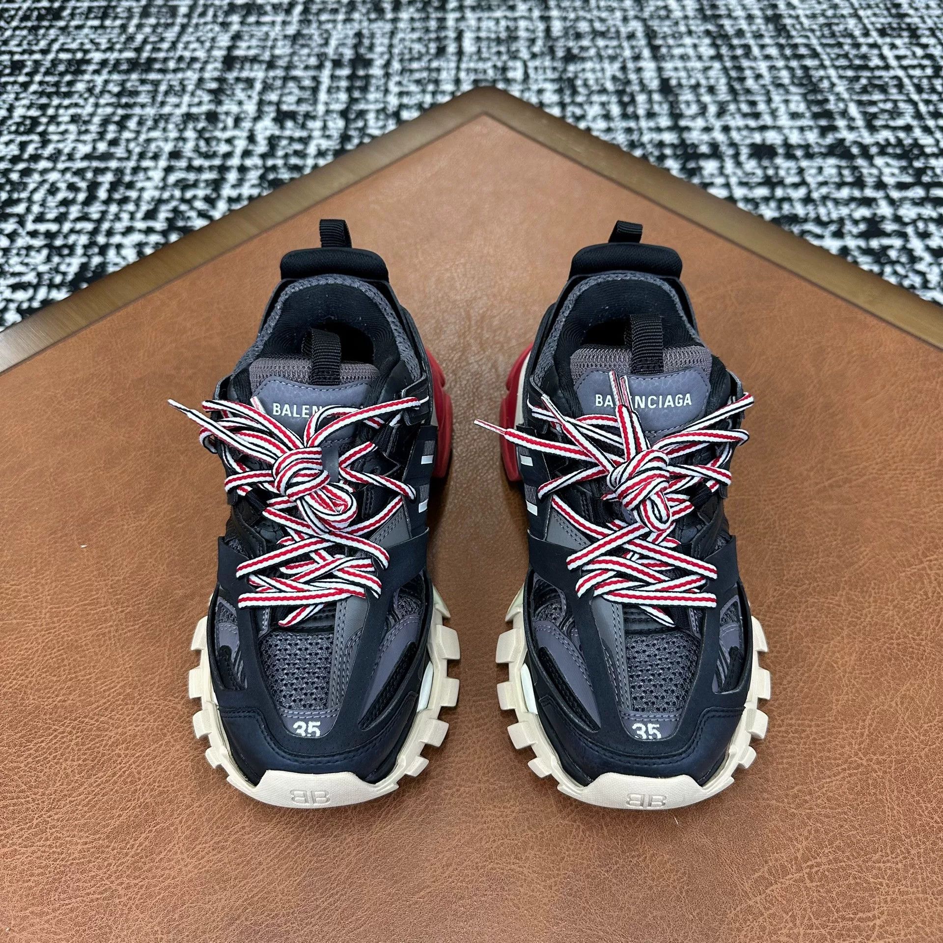 Balenciaga Balenciaga Lowtop Sneakers it_35 Women Size US 5 / IT 35 - 2 Thumbnail