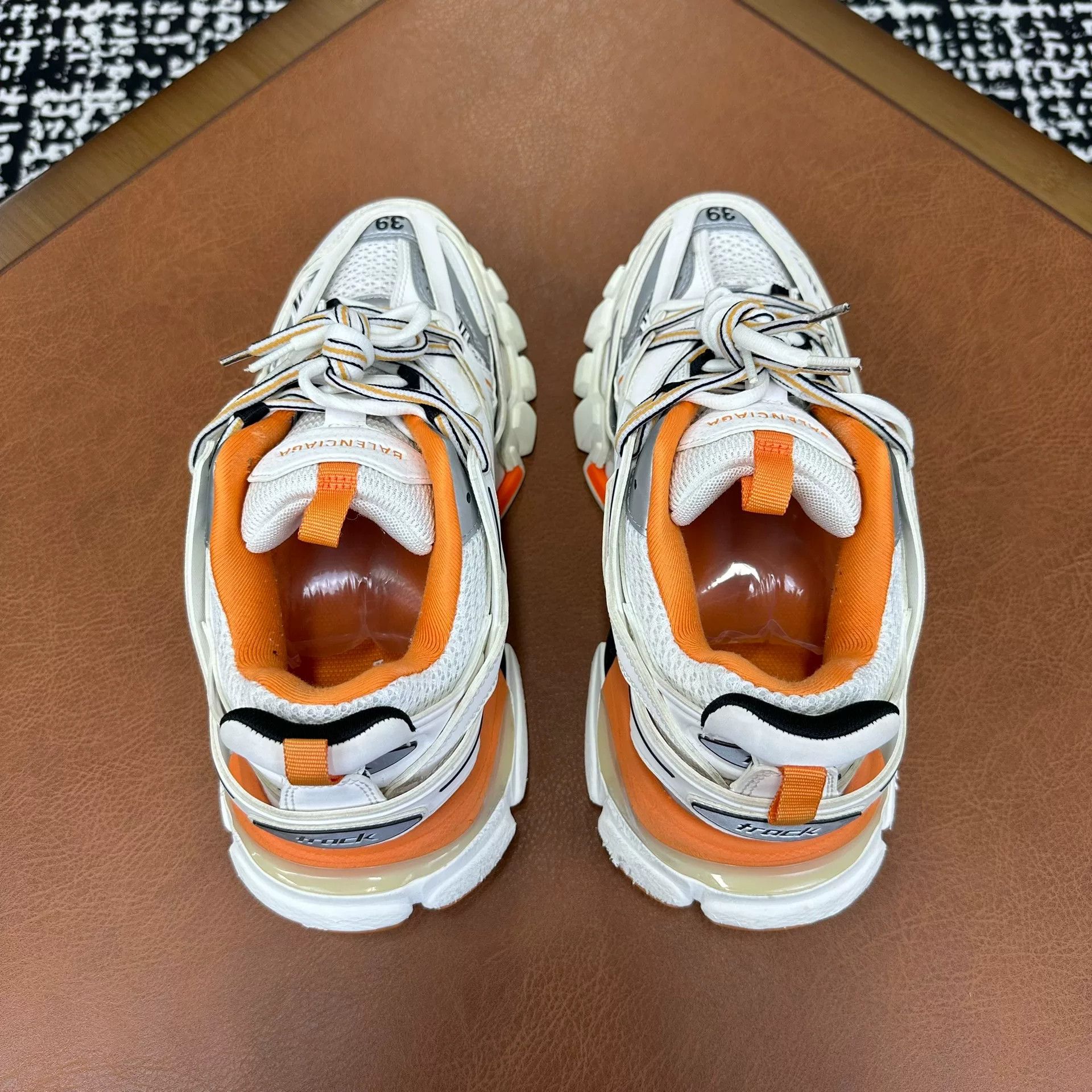 Balenciaga Balenciaga White Lowtop Sneakers 6 Men Size US 6 / EU 39 - 6 Thumbnail