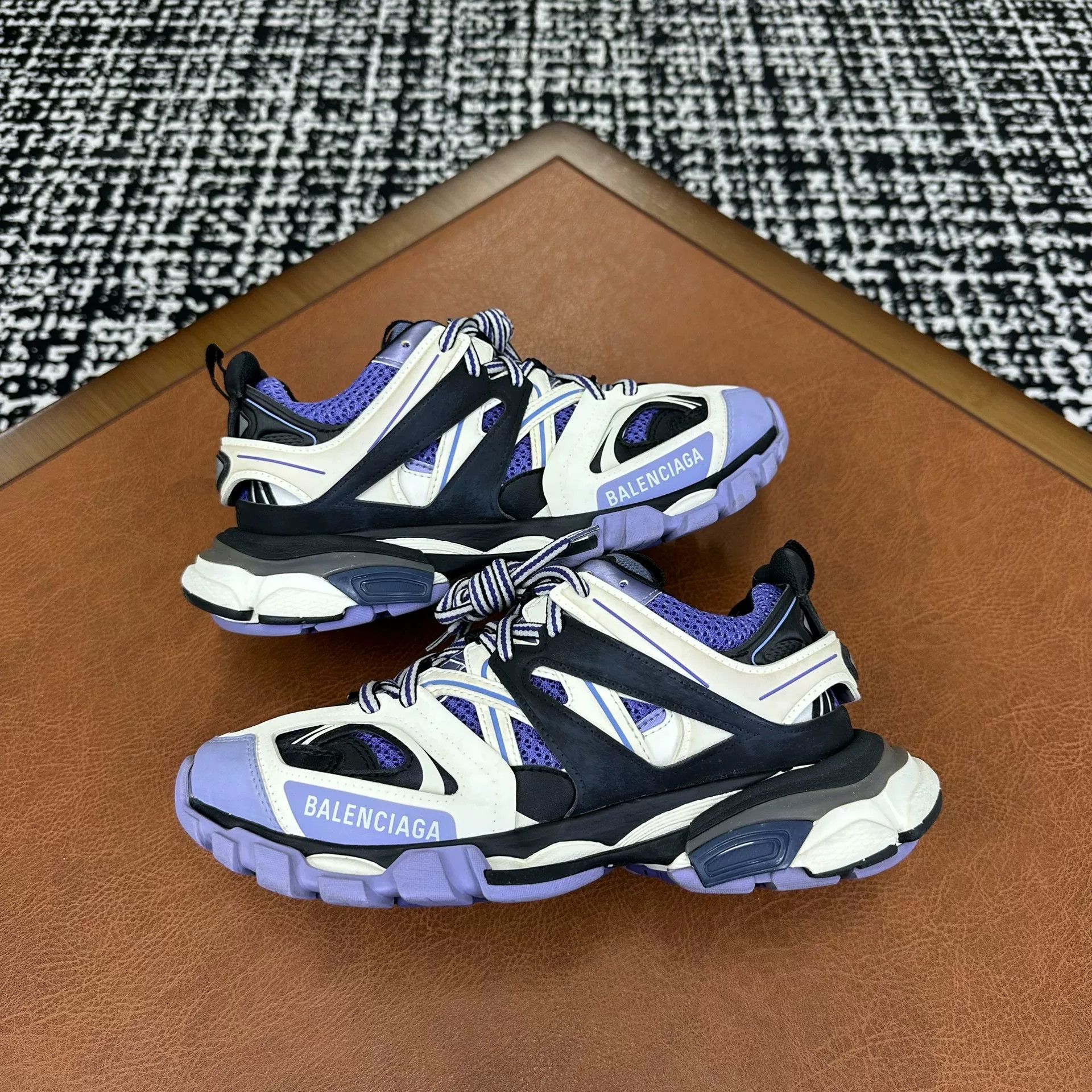 Balenciaga Balenciaga White Lowtop Sneakers it_37 Women Size US 7 / IT 37 - 5 Thumbnail