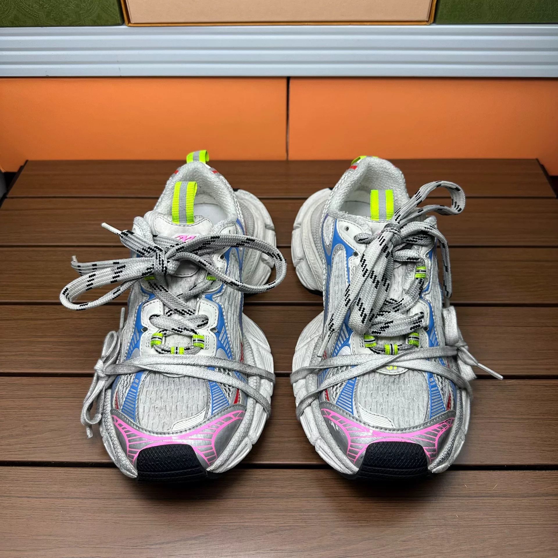Balenciaga Balenciaga Distressed Multi Lowtop Sneakers it_37 Women Size US 7 / IT 37 - 4 Thumbnail
