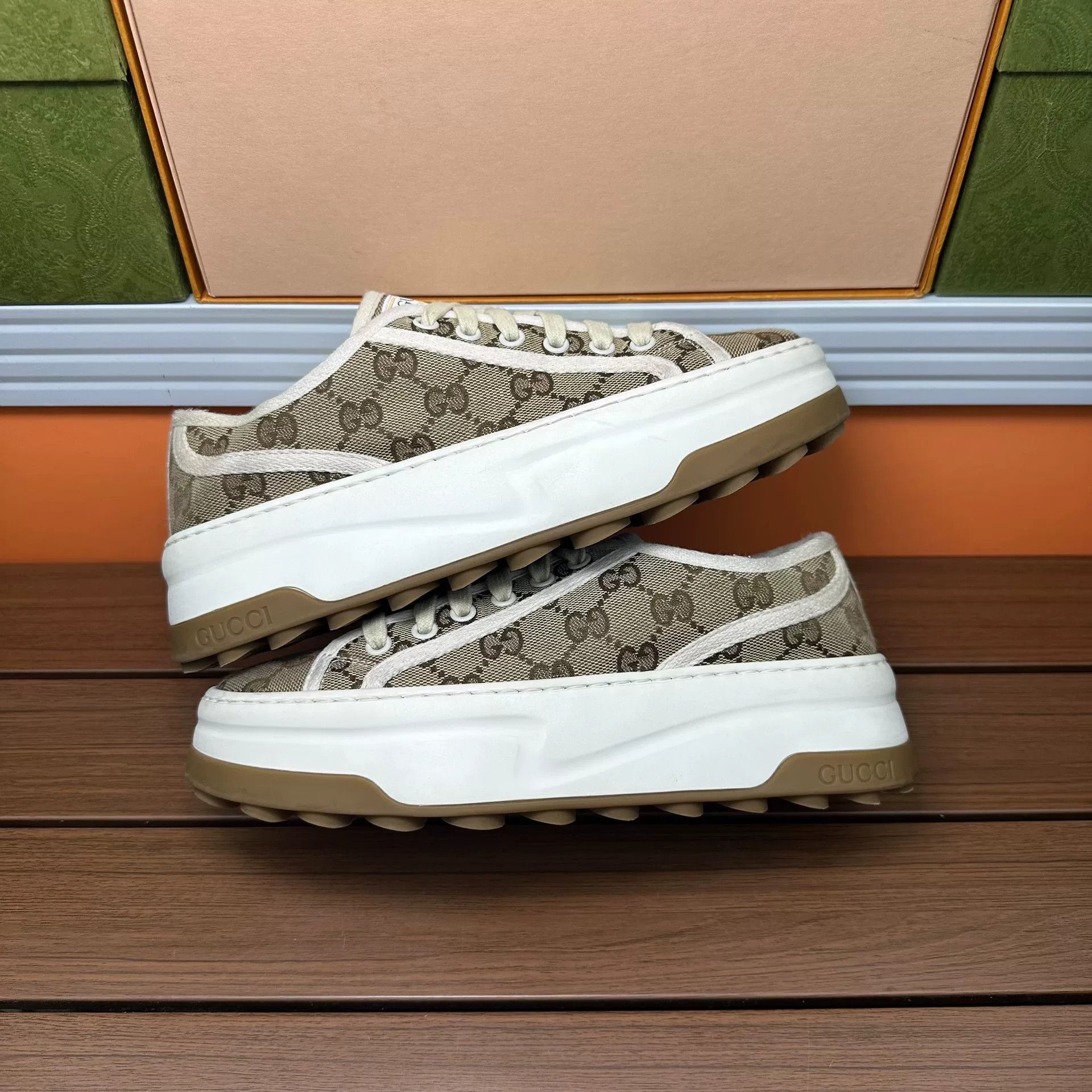 Gucci Gucci Brown Lowtop Sneakers it_37 Women Size US 7 / IT 37 - 2 Thumbnail
