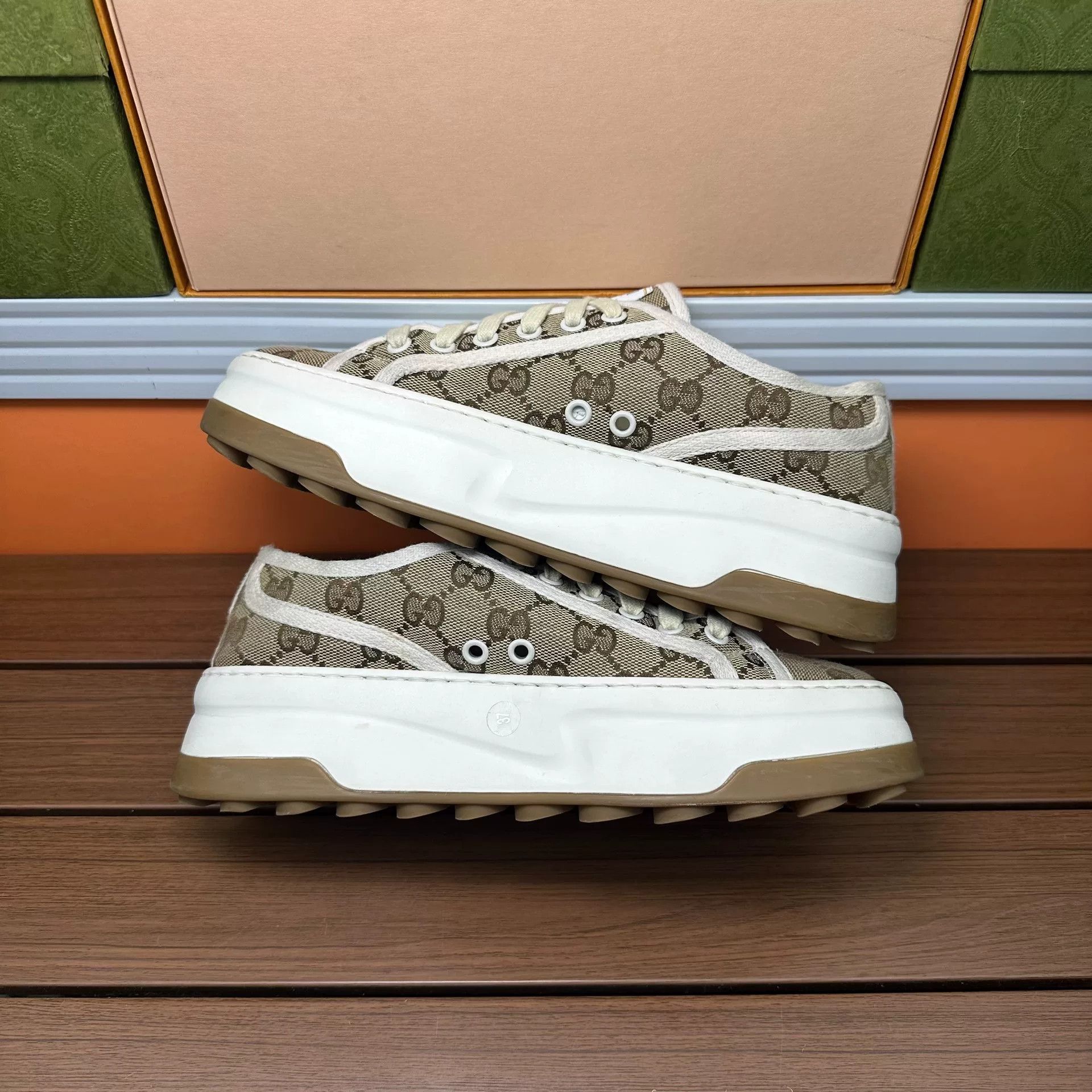 Gucci Gucci Brown Lowtop Sneakers it_37 Women Size US 7 / IT 37 - 3 Thumbnail