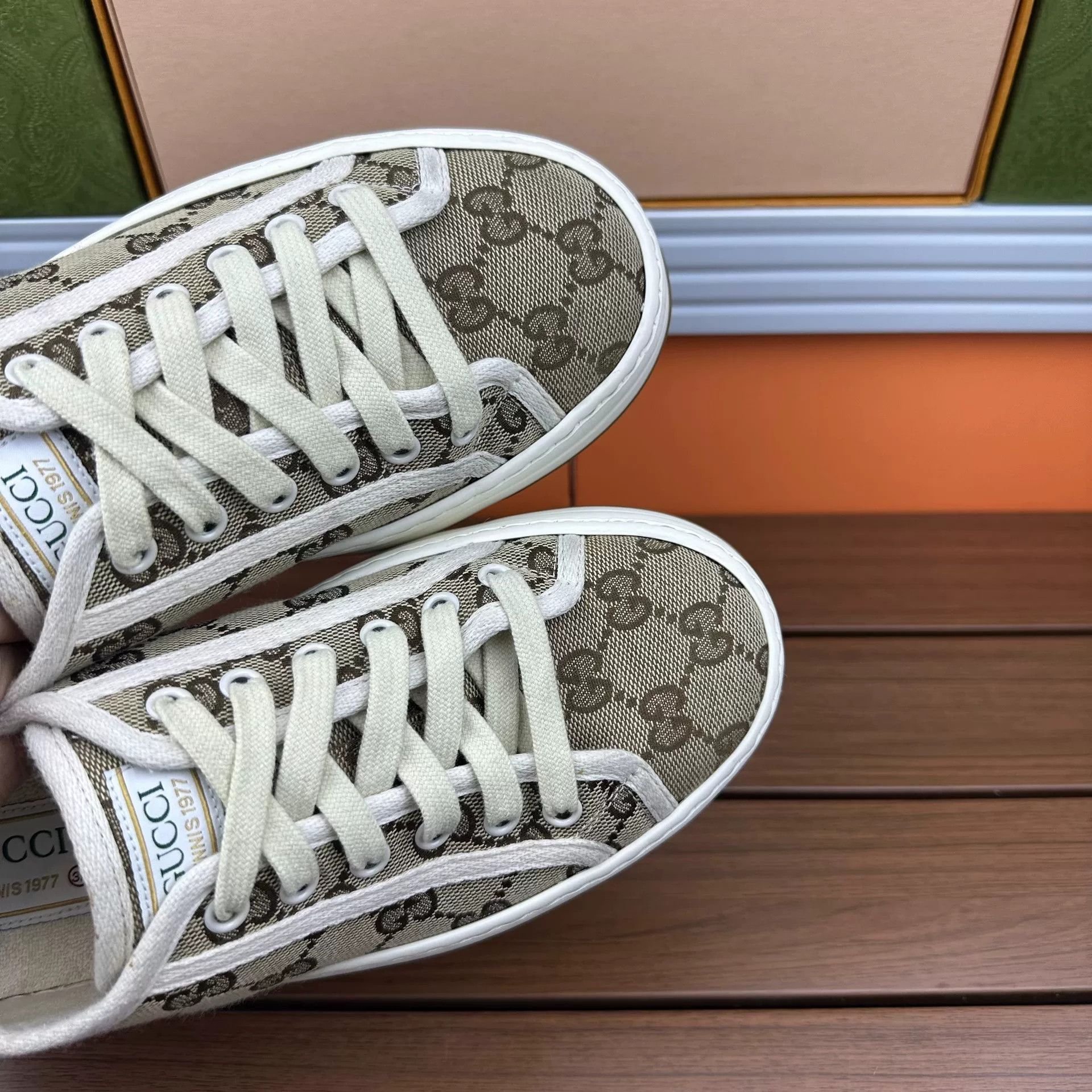 Gucci Gucci Brown Lowtop Sneakers it_37 Women Size US 7 / IT 37 - 6 Thumbnail
